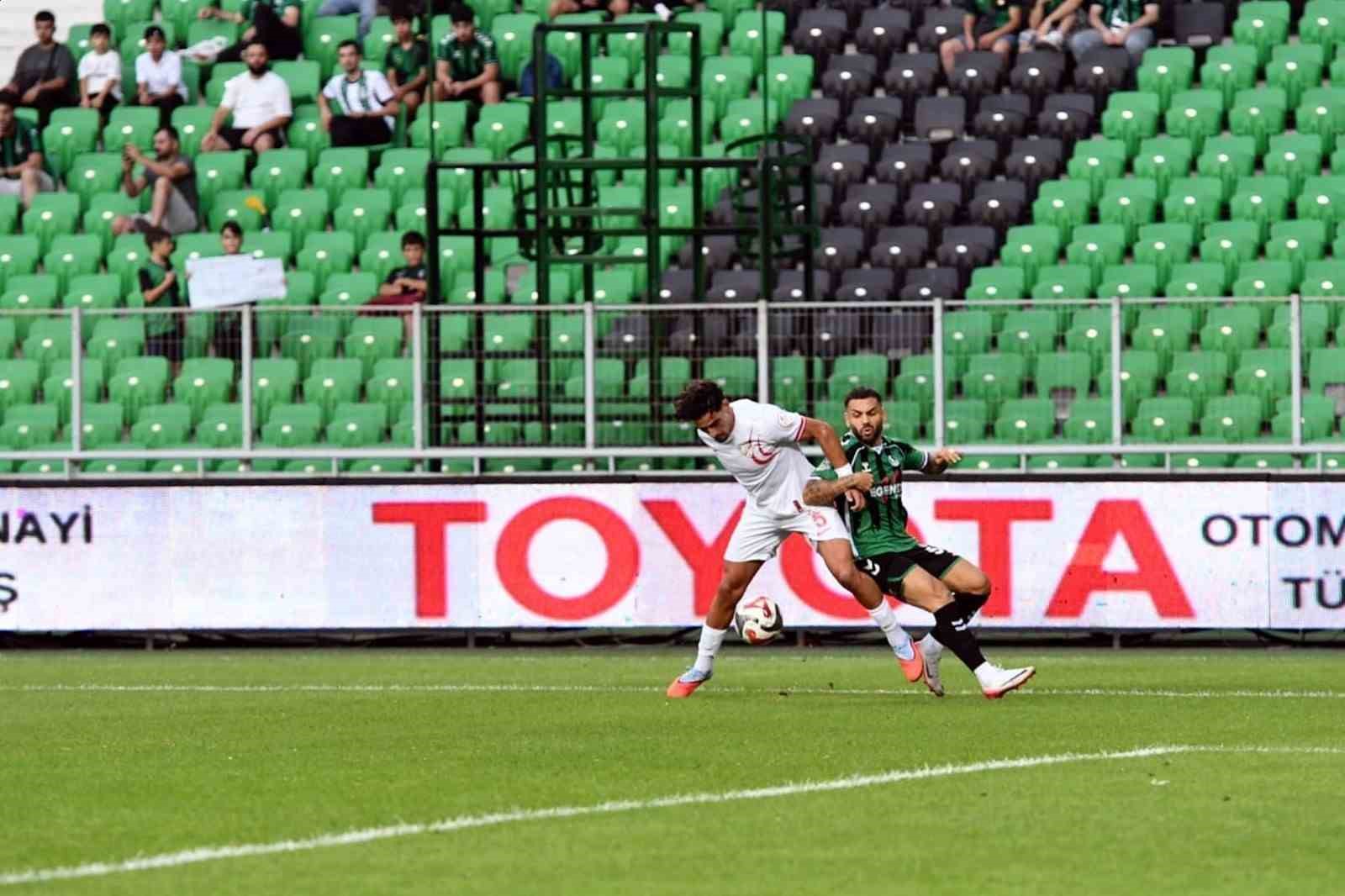 6 sezonda 16 teknik adam, 5 başkan: 15 senelik Sakaryaspor serüveni
6 sezonda 16 teknik adam, 5 başkan: 15 senelik Sakaryaspor serüveni