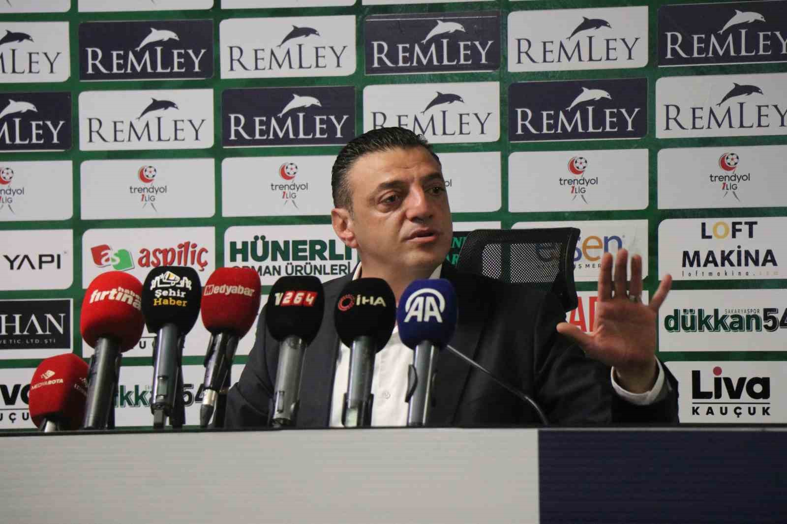 6 sezonda 16 teknik adam, 5 başkan: 15 senelik Sakaryaspor serüveni
6 sezonda 16 teknik adam, 5 başkan: 15 senelik Sakaryaspor serüveni