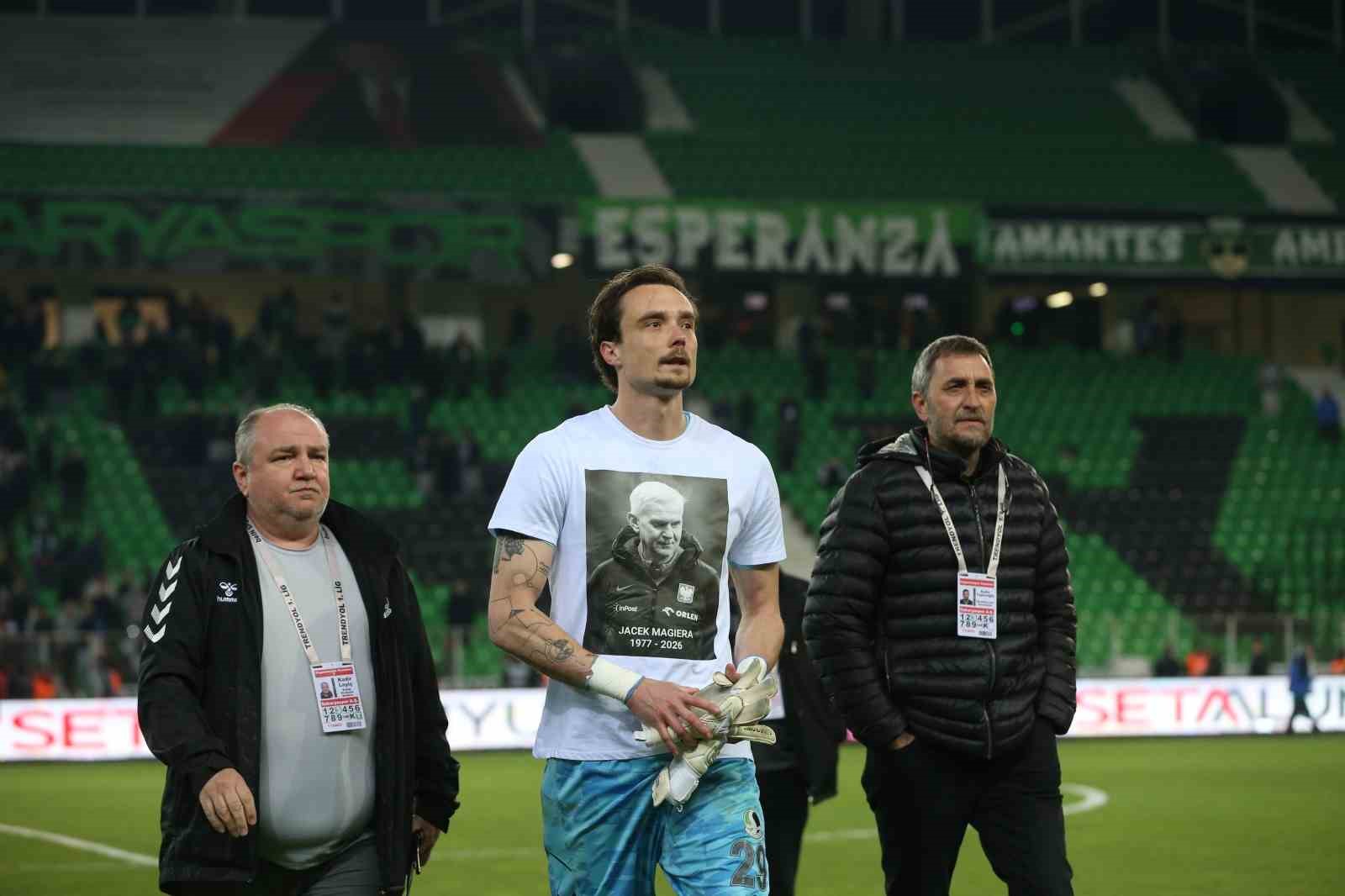 6 sezonda 16 teknik adam, 5 başkan: 15 senelik Sakaryaspor serüveni
6 sezonda 16 teknik adam, 5 başkan: 15 senelik Sakaryaspor serüveni