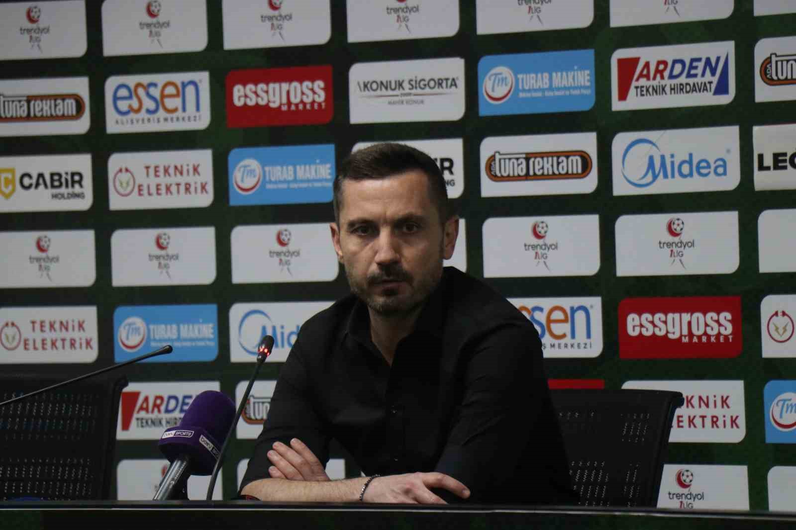 6 sezonda 16 teknik adam, 5 başkan: 15 senelik Sakaryaspor serüveni
6 sezonda 16 teknik adam, 5 başkan: 15 senelik Sakaryaspor serüveni