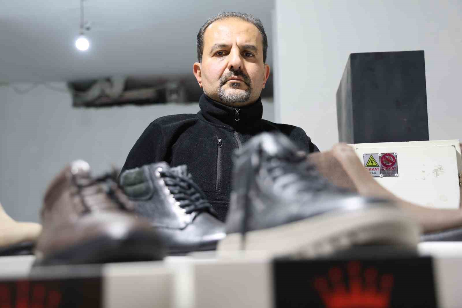 6 Şubat depreminde 10 yakınını kaybedip Aksaray’a yerleşen ayakkabı imalatçısı Şükrü Levent Okurlar o sabahı anlattı
