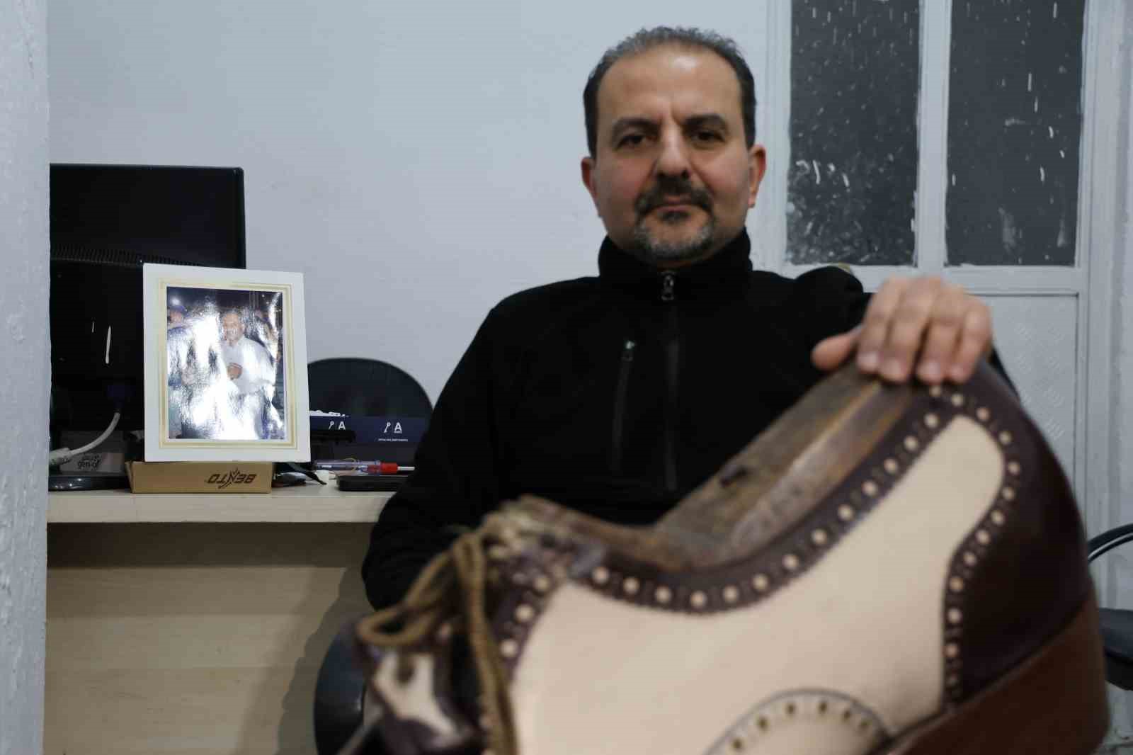 6 Şubat depreminde 10 yakınını kaybedip Aksaray’a yerleşen ayakkabı imalatçısı Şükrü Levent Okurlar o sabahı anlattı
