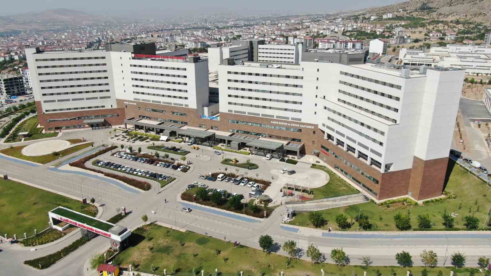 6 Şubat depreminin sağlık üssü: Fethi Sekin Şehir Hastanesi
