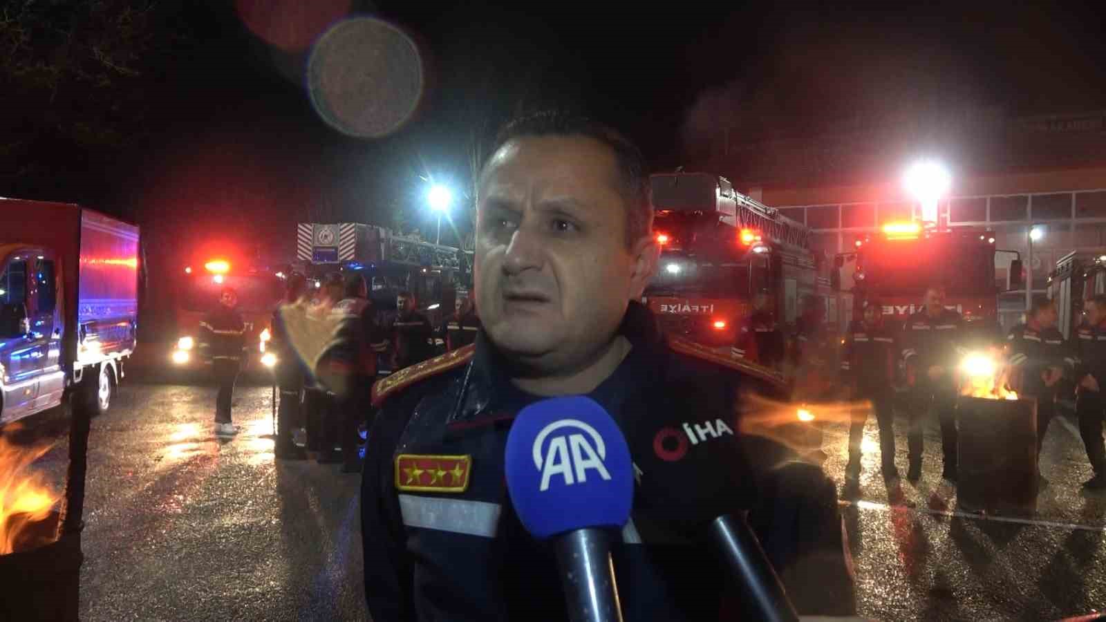 6 Şubat depremlerinde birçok insana umut olan Burdur İtfaiyesi deprem şehitlerini unutmadı
