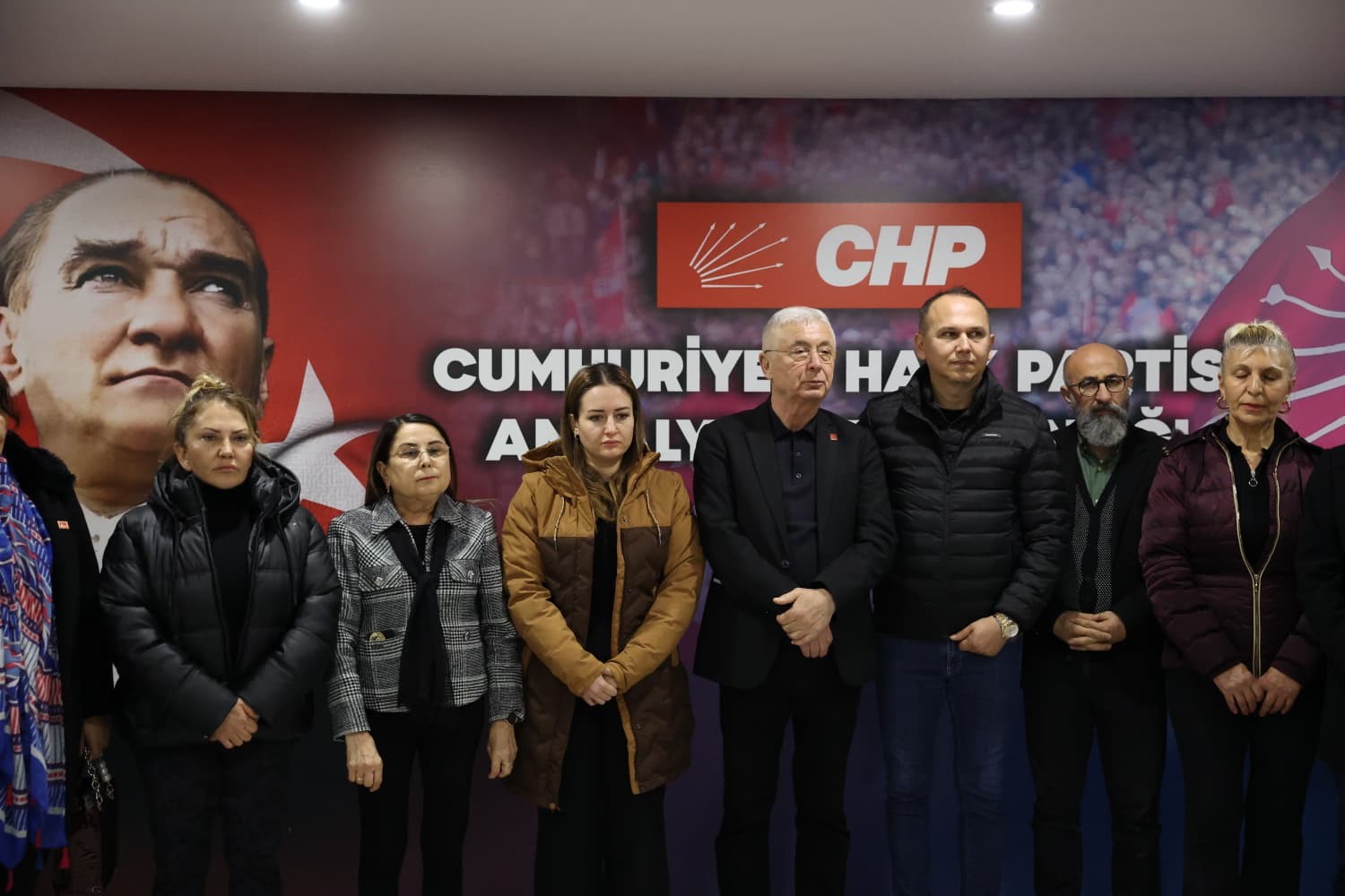 6 Şubat depremlerinin 3. yıl dönümünde hayatını kaybedenler anıldı
