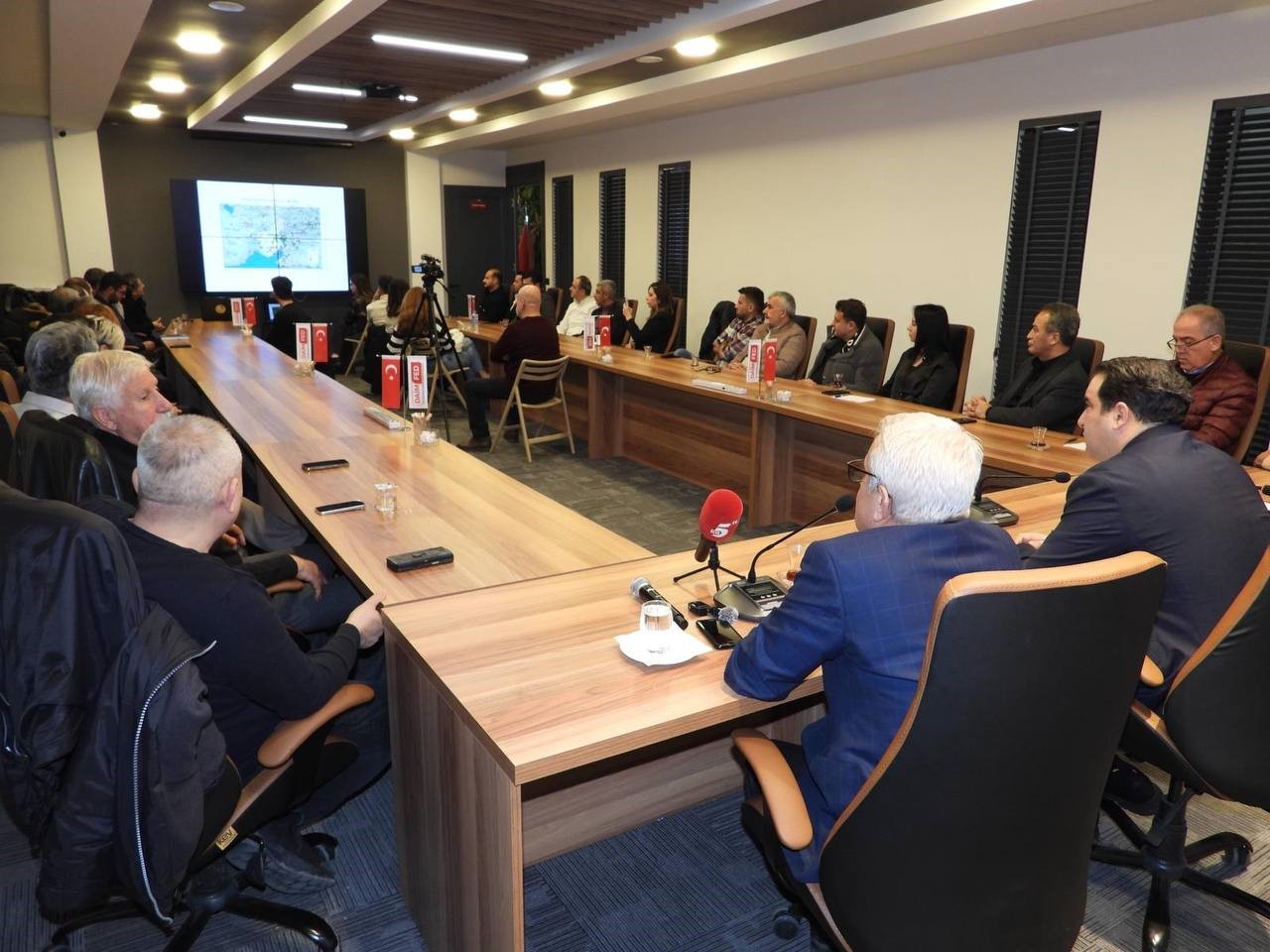 6 Şubat depremlerinin 3. yılında afet gerçeği masaya yatırıldı
