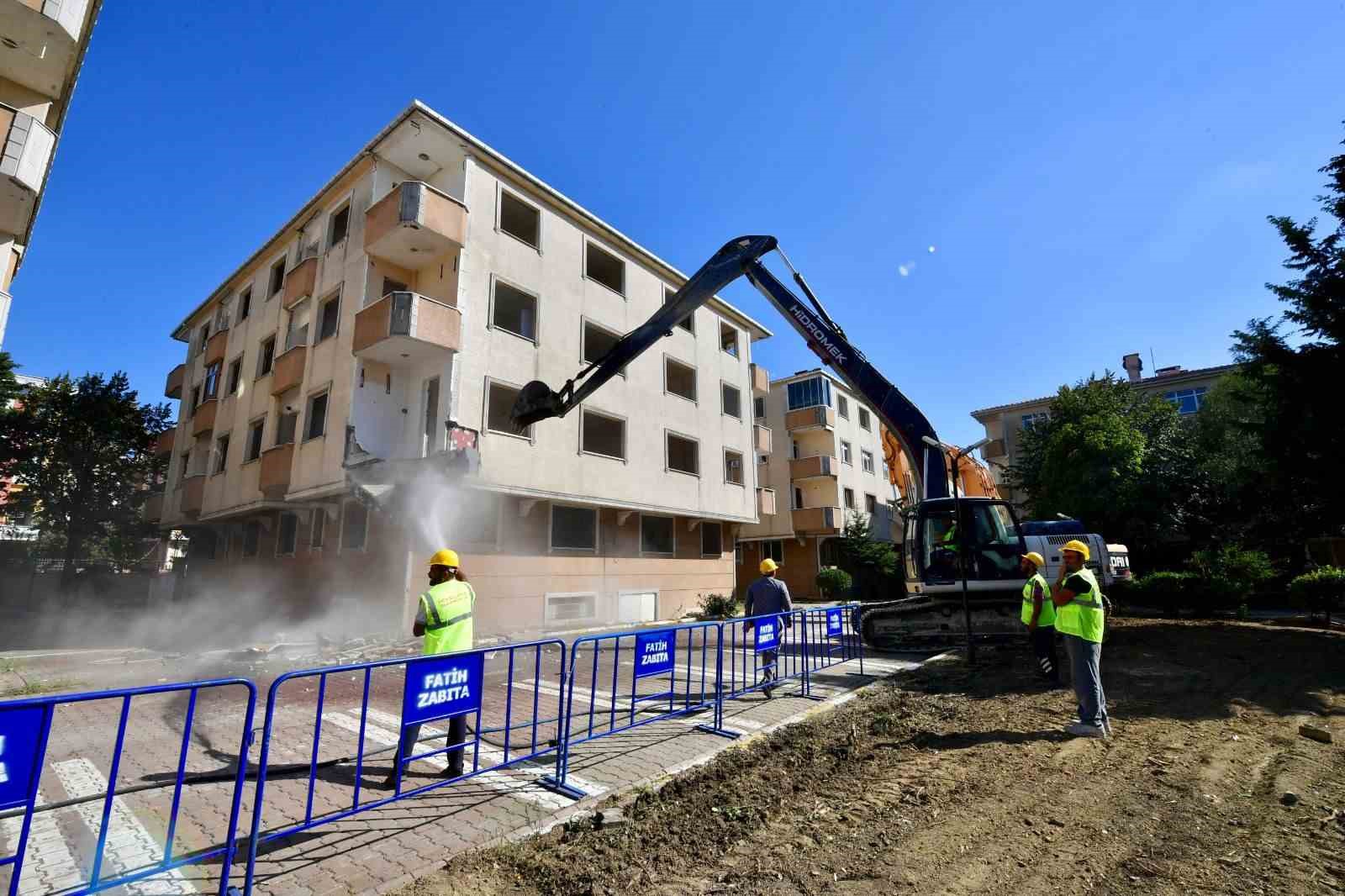 6 Şubat’ın 3. yılında Fatih’ten "Dirençli Şehir" vurgusu
