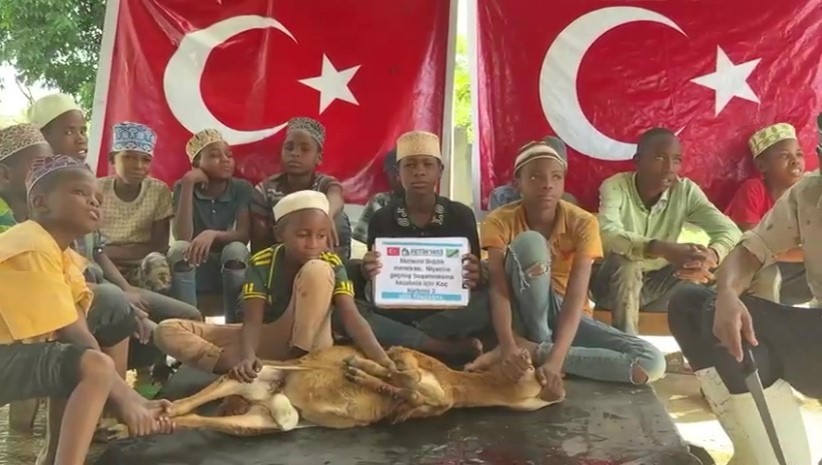 6 yıl süren boşanma davası sonuçlanır sonuçlanmaz Afrika’da 8 adet adak koç kestirdi

