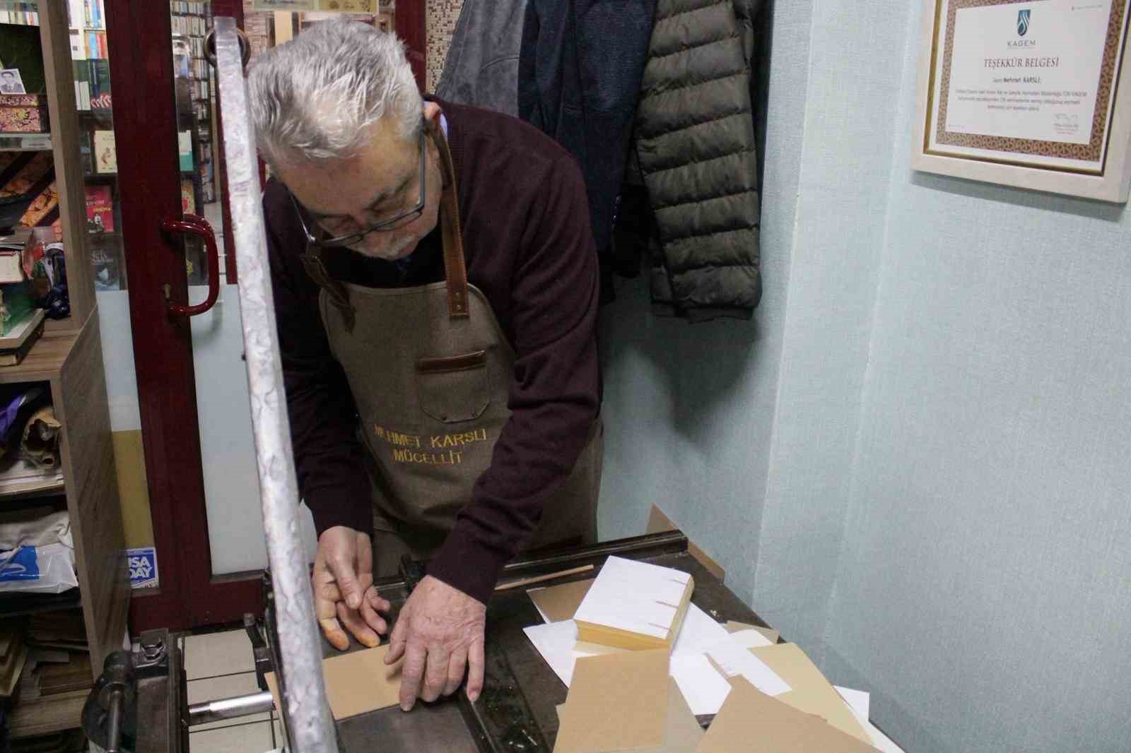 60 yıllık mücellit ustasına Kültür ve Turizm Bakanlığı’ndan "Yaşayan İnsan Hazineleri Ödülü"
