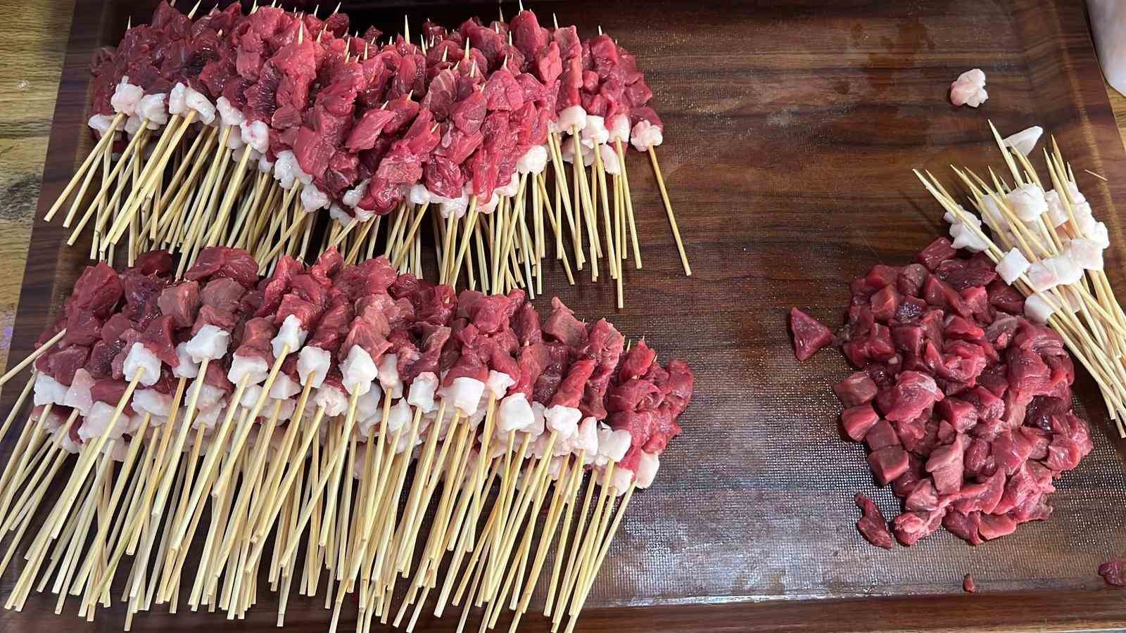 63 kilogram olarak başladığı ve 80 dakika süren  yarışma sonunda  70 kilograma çıktı
