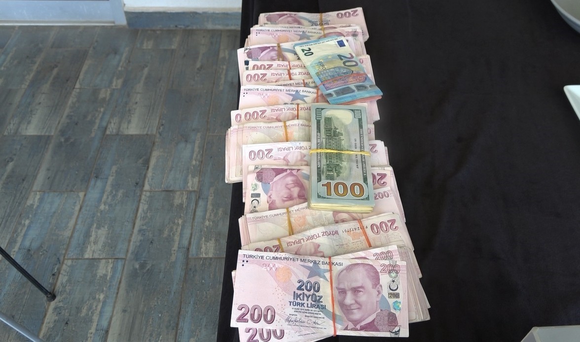 63 kilogram olarak başladığı ve 80 dakika süren  yarışma sonunda  70 kilograma çıktı
