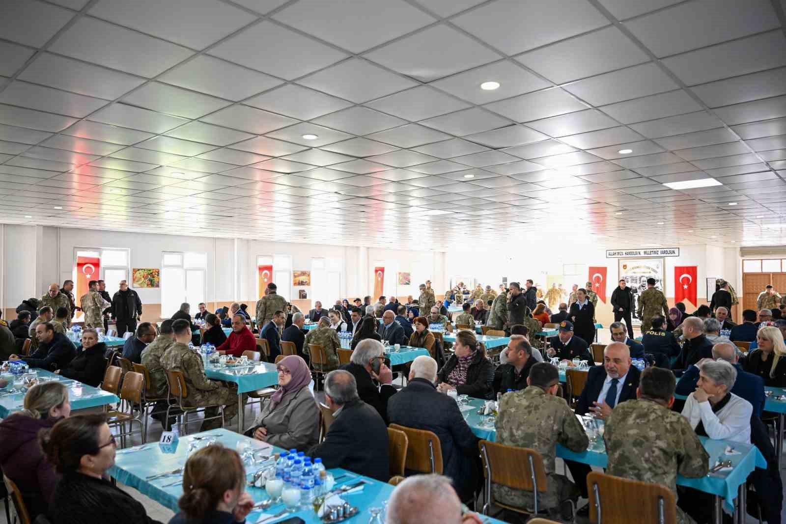 65. Mekanize Piyade Tugay Komutanlığı şehit aileleri ve gazileri ağırladı
