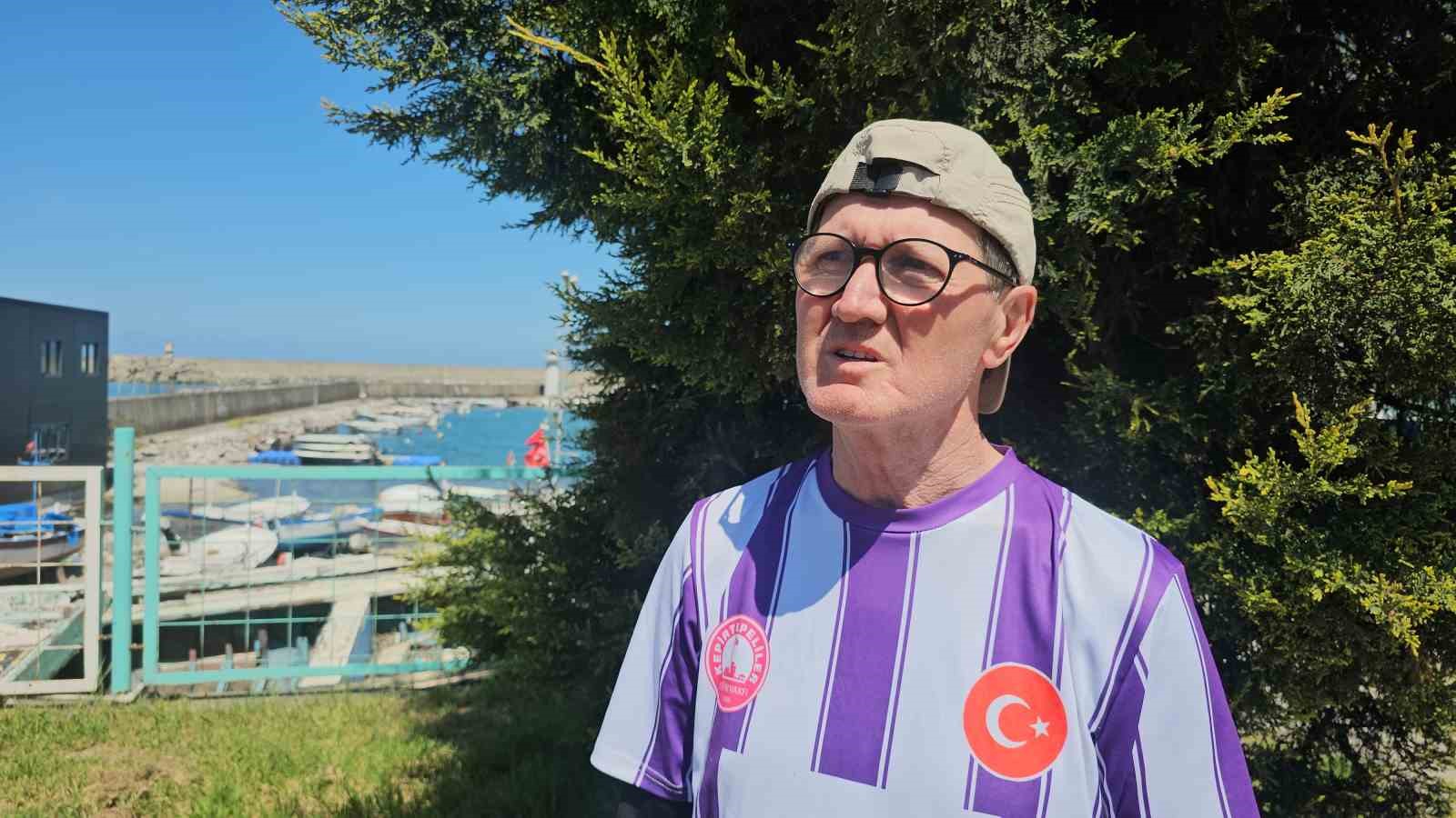 65 yaşındaki diş hekimi Fedai Kürtül, İstanbul’dan Samsun’a koşuyor
