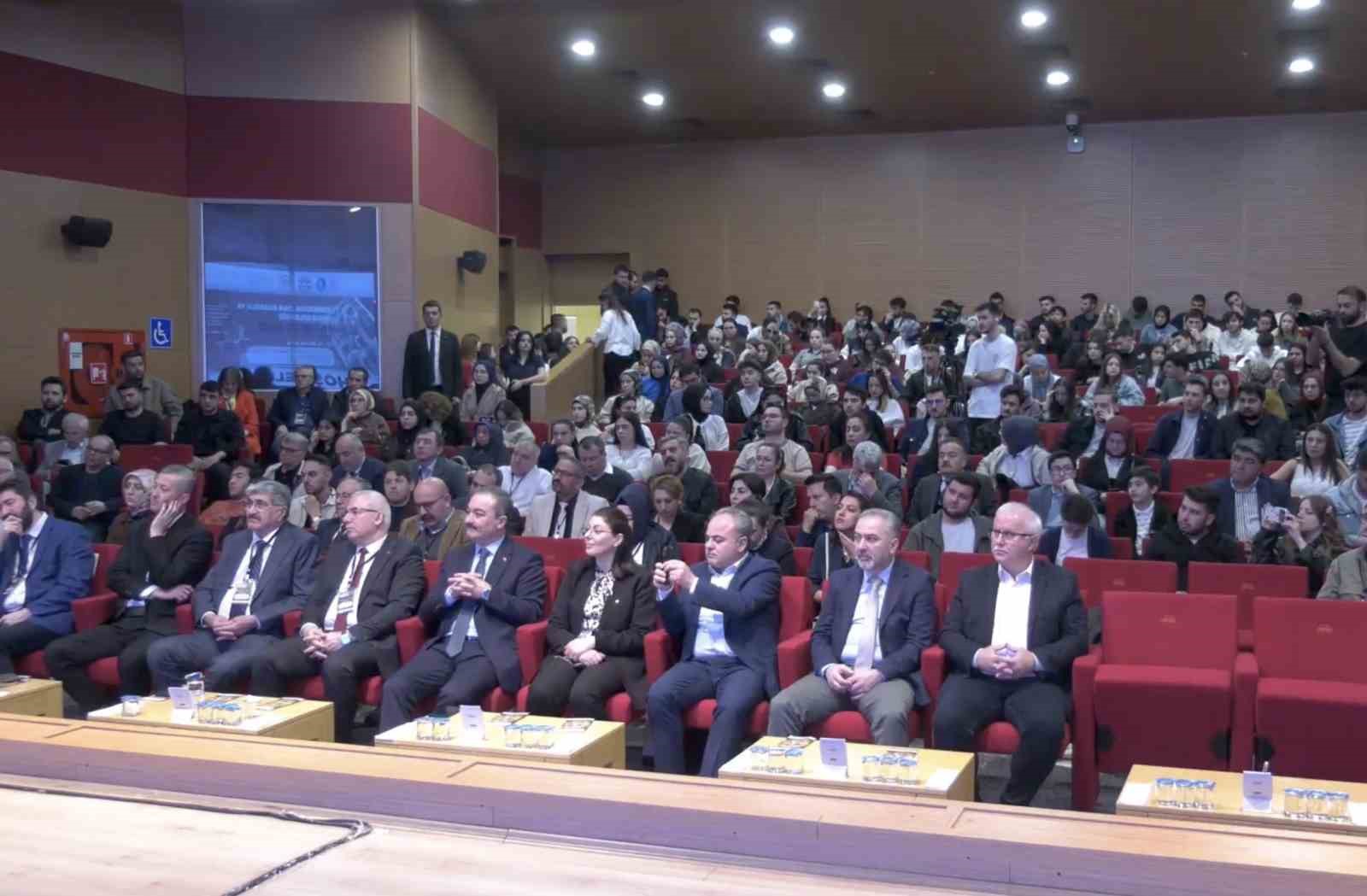 7 farklı ülkeden katılımcıların katkı sunacağı Uluslararası Türkistan’dan Anadolu’ya İrfan Geleneği: Hüseyin Gazi Sempozyumu başladı
