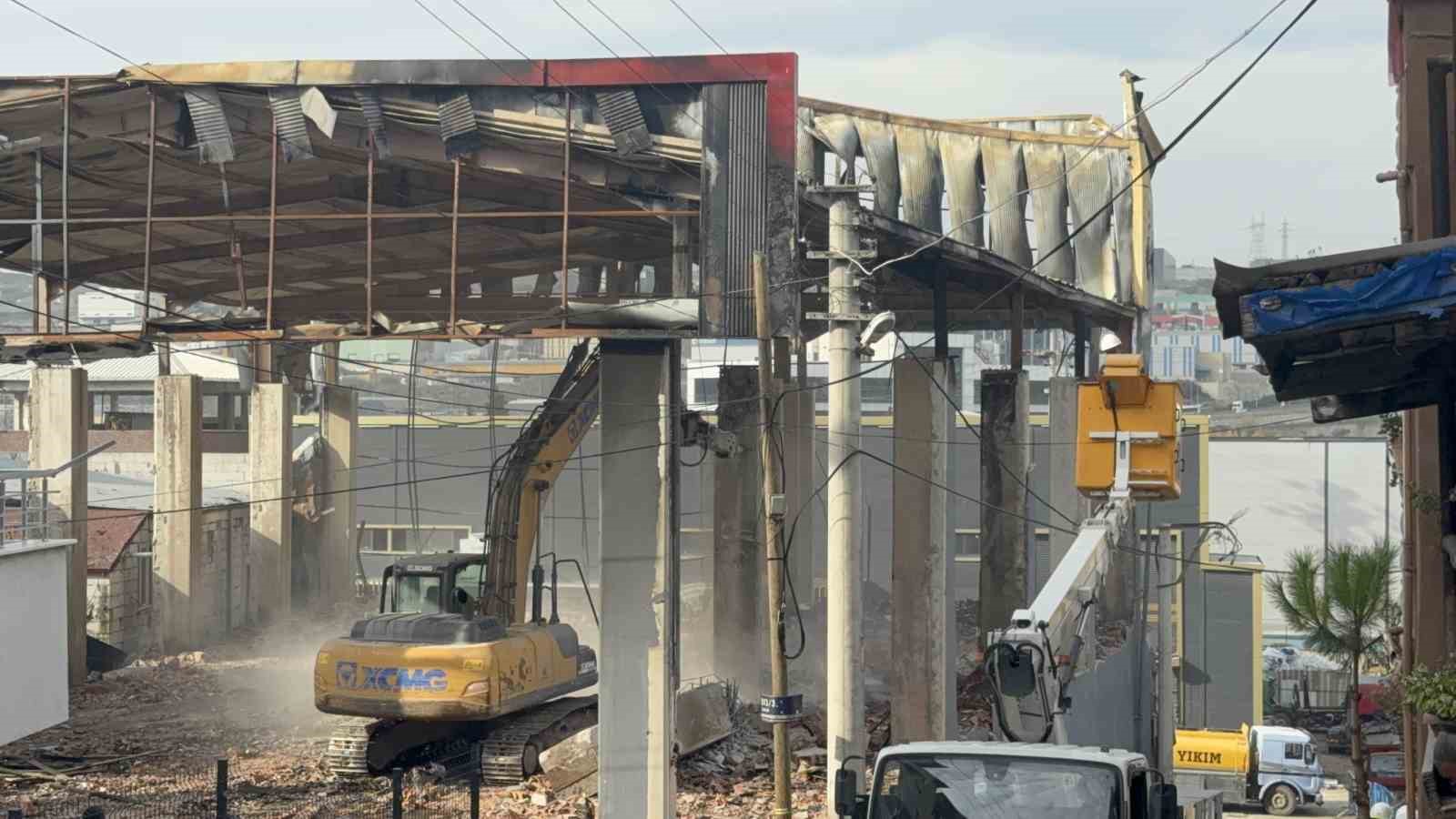 7 işçinin can verdiği yangın davasında sanık konuştu: "Bizi yurt dışına kaçıracağı iddiası hayal ürünü"
