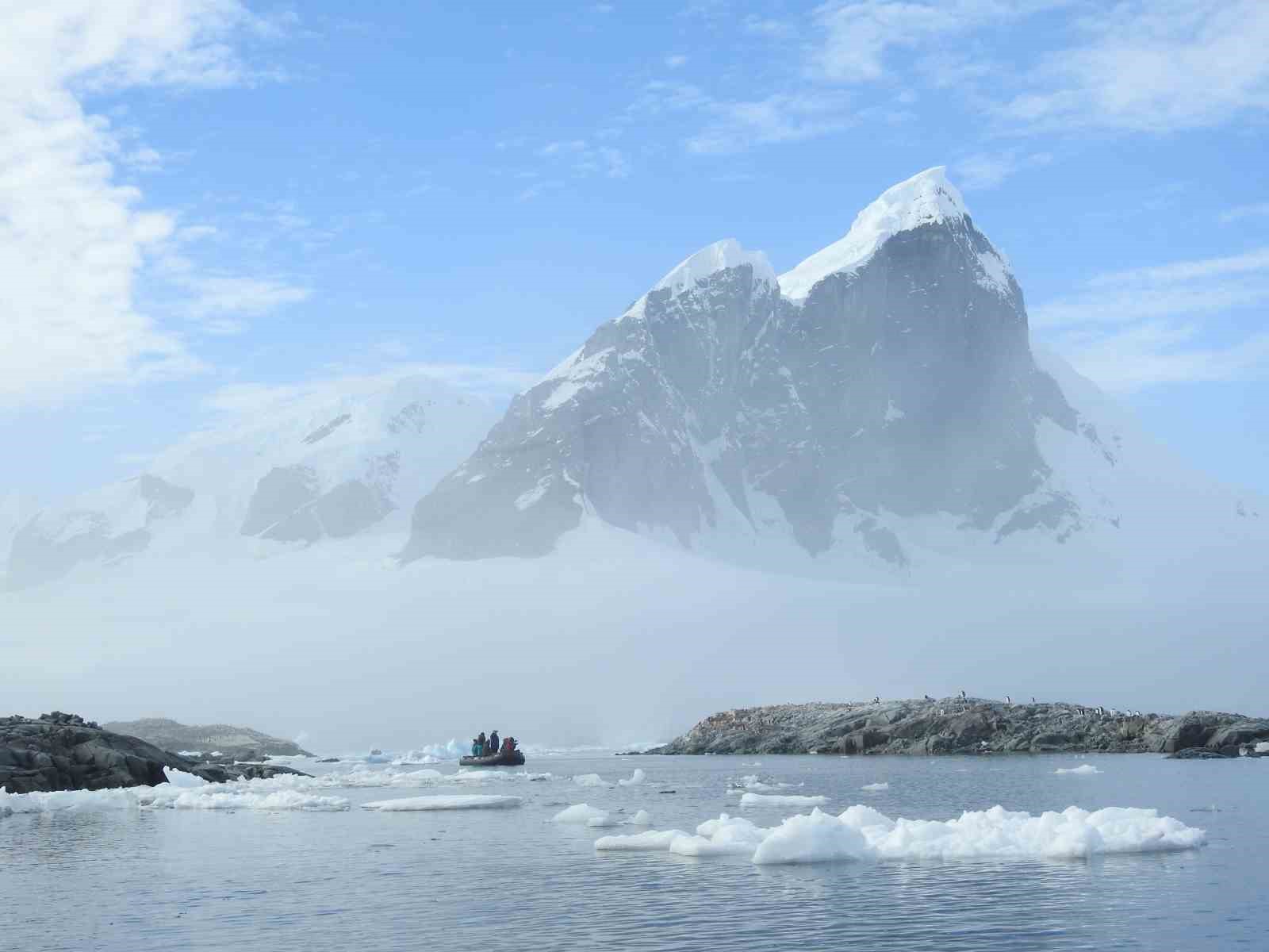 7 yaşındaki Pars, Güney Kutbu’nda Türk bayrağı açtı
