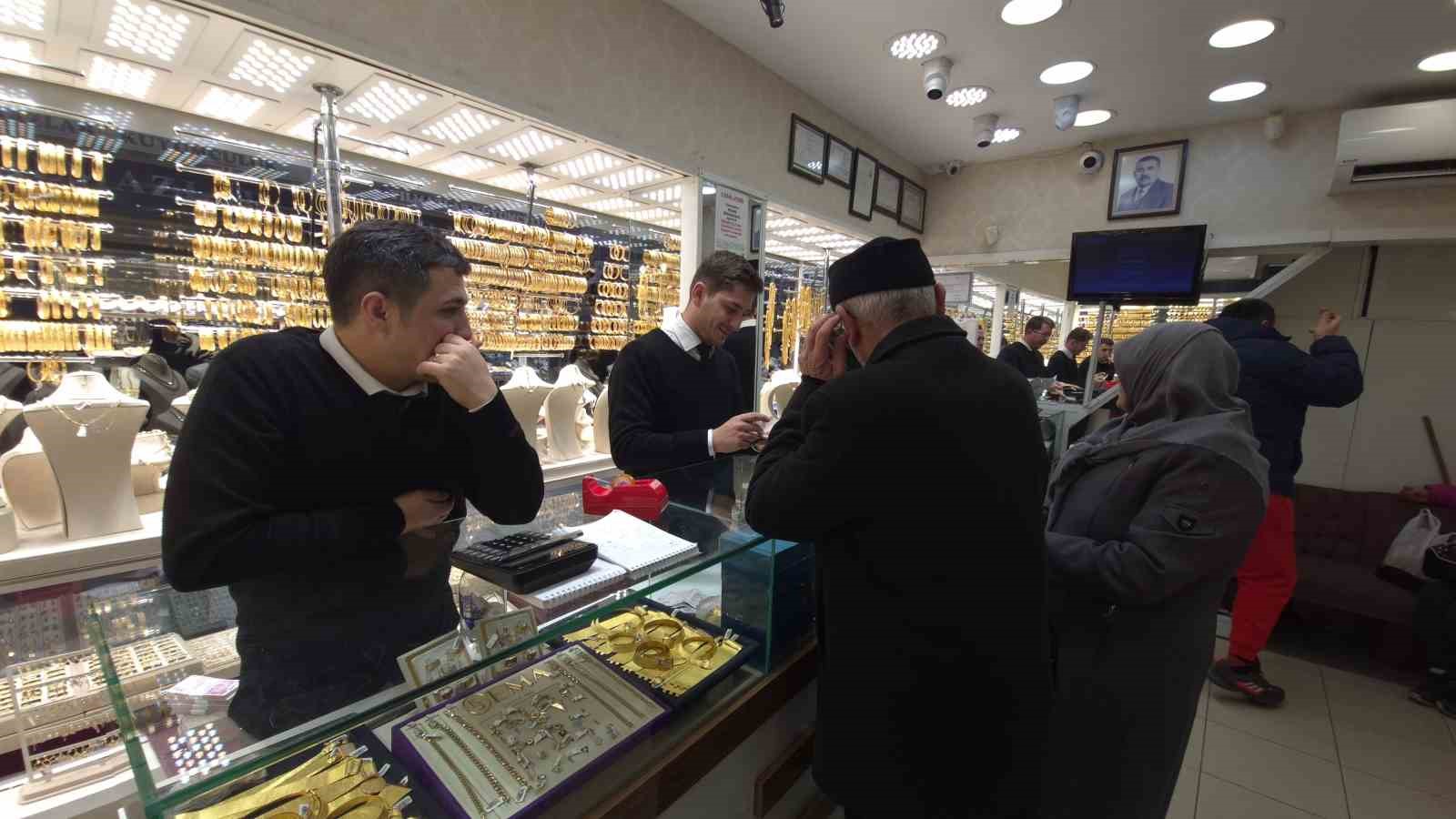 700 bin liralık vurgunu dikkatli esnaf önledi
