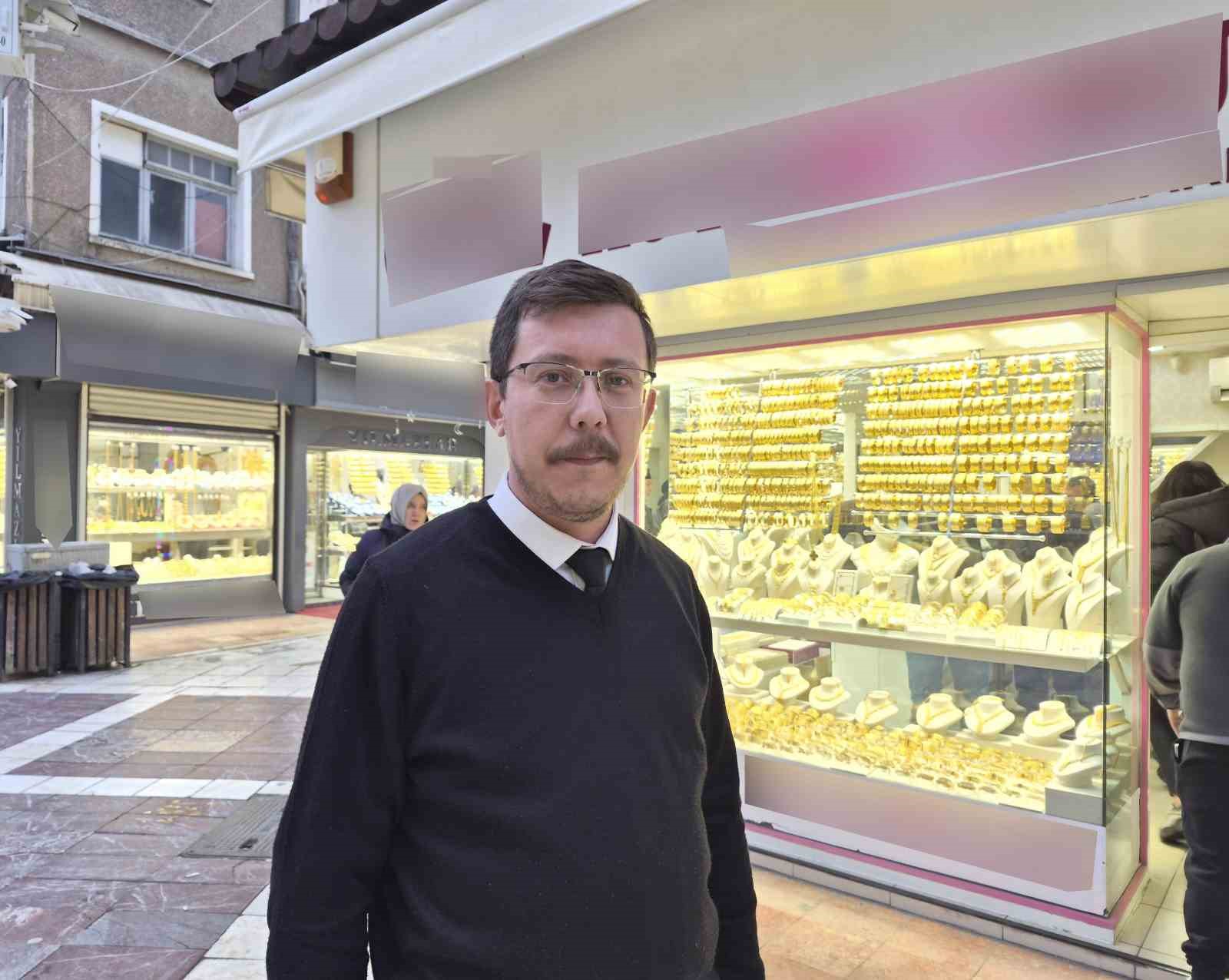 700 bin liralık vurgunu dikkatli esnaf önledi
