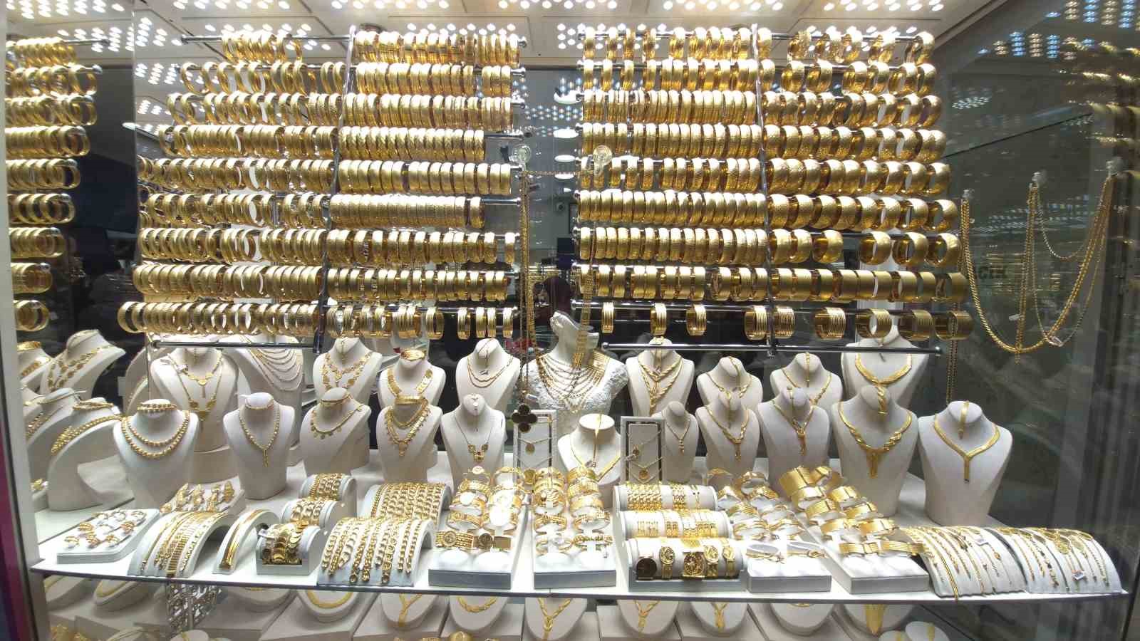 700 bin liralık vurgunu dikkatli esnaf önledi
