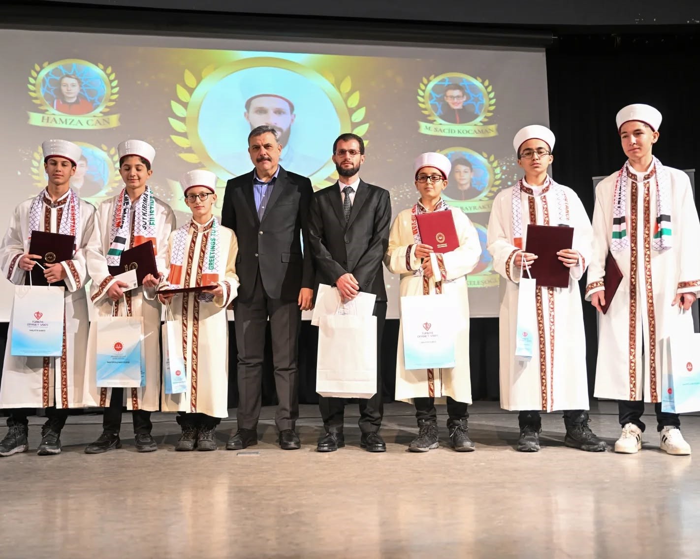 71 öğrencinin hafızlık gururu taçlandırıldı
