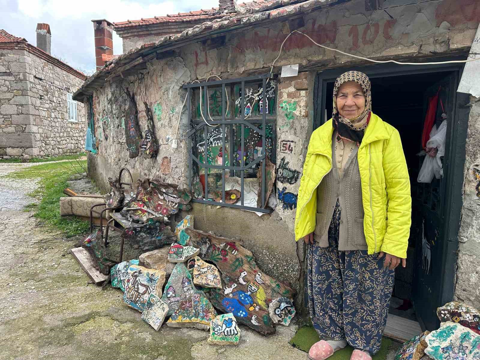 74 yaşındaki Hakime teyzenin resim tutkusu
