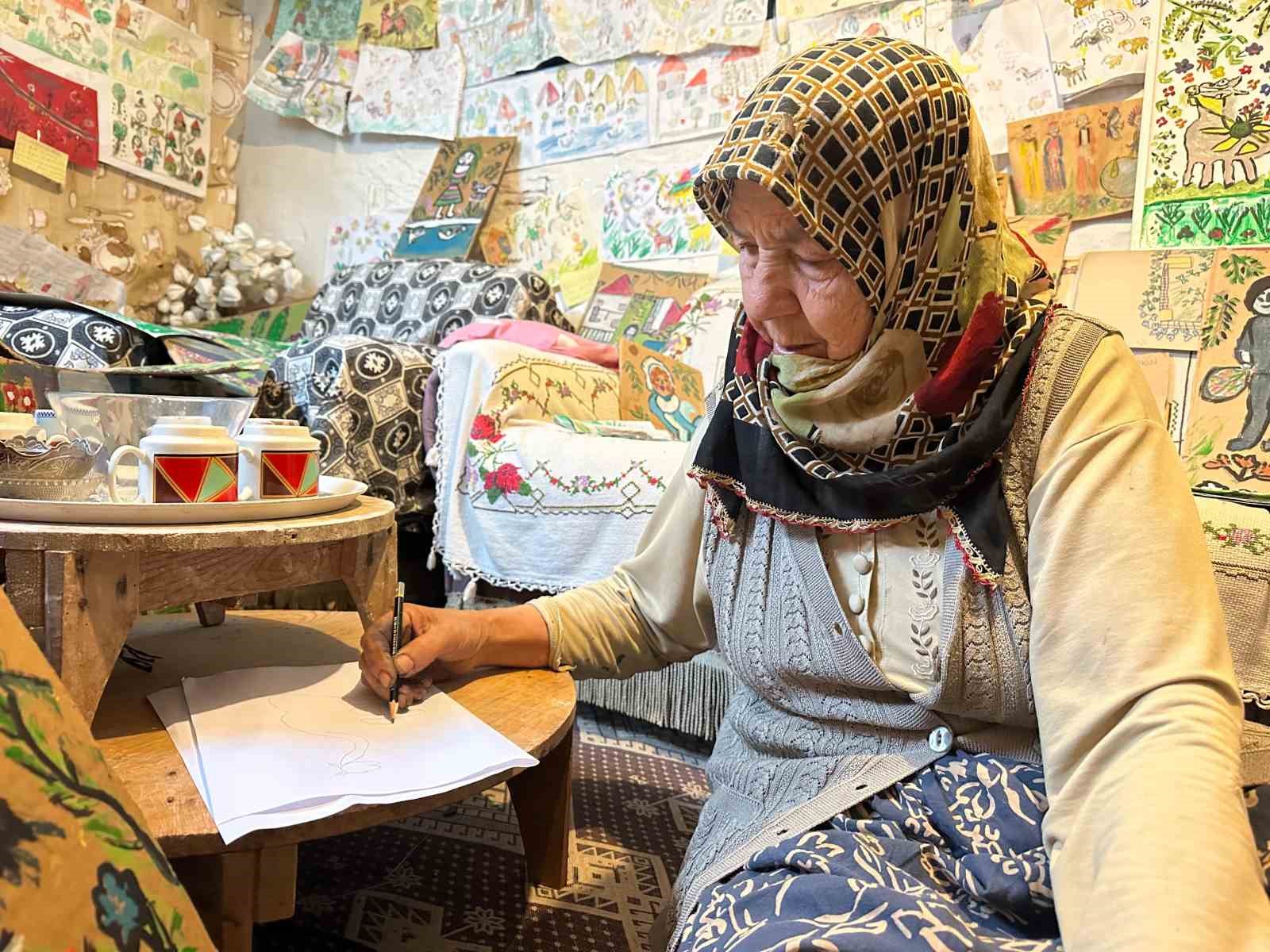 74 yaşındaki Hakime teyzenin resim tutkusu
