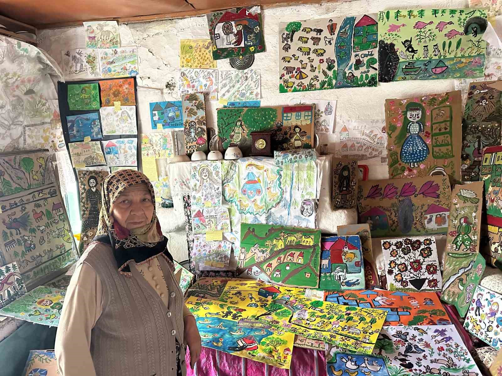 74 yaşındaki Hakime teyzenin resim tutkusu
