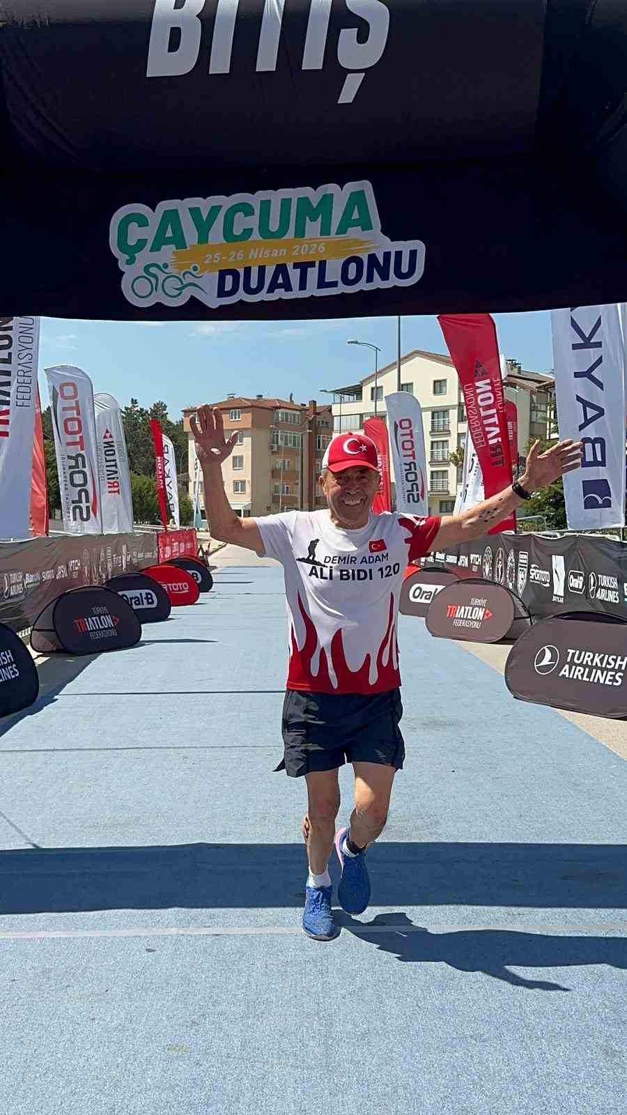 75 yaş üstü kategoride birinci olan milli sporcu Ali Bıdı Türkiye Kupası sahibi oldu
