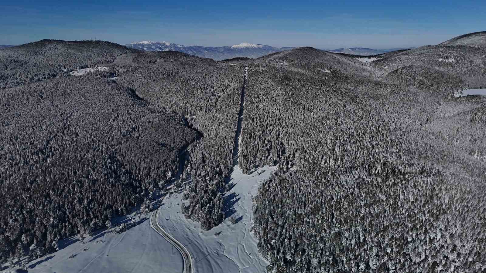 78 kişinin hayatını kaybettiği Kartalkaya’da sezon açıldı ancak itfaiye merkezi yok
78 kişinin hayatını kaybettiği Kartalkaya’da sezon açıldı ancak itfaiye merkezi yok