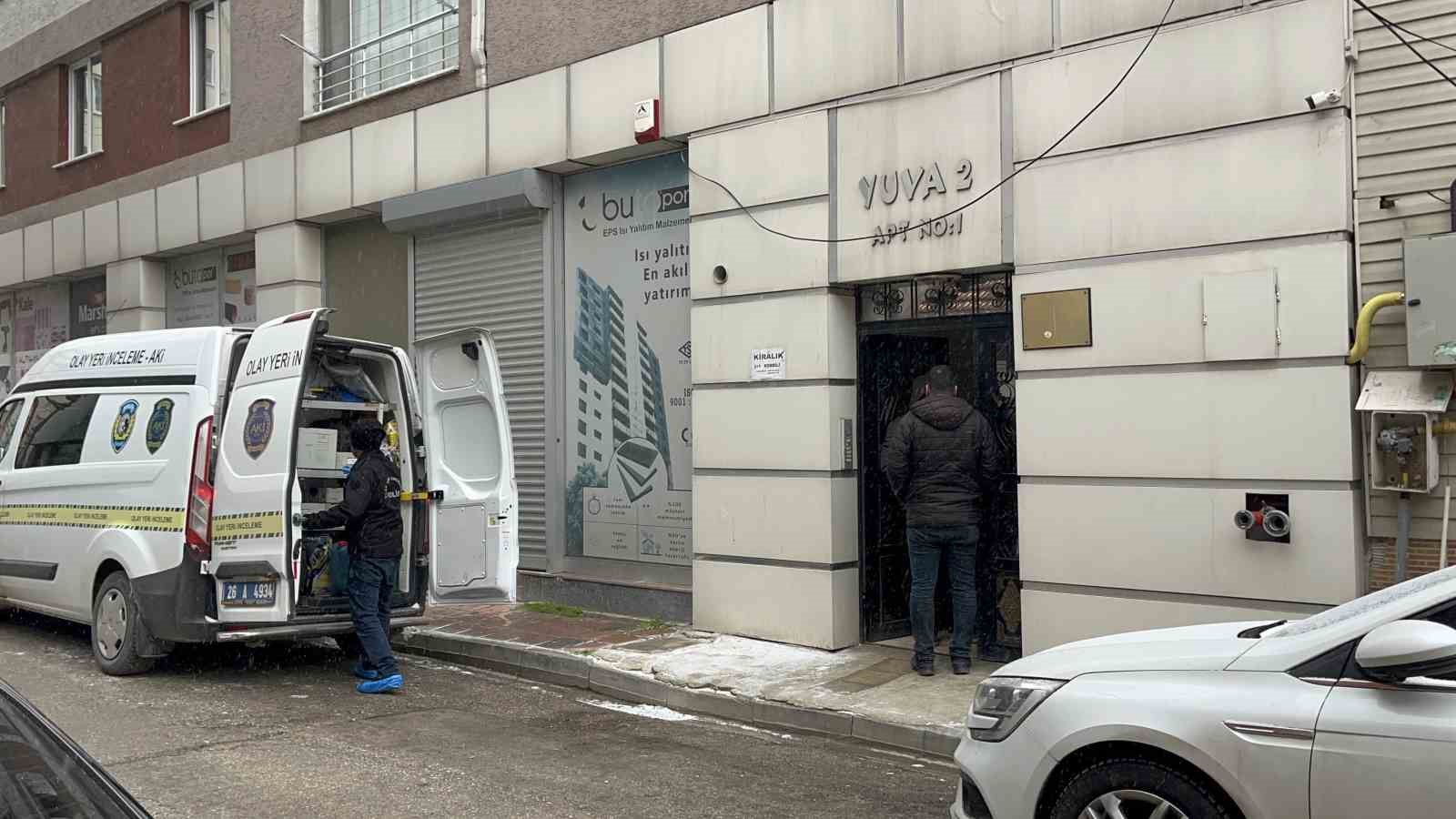 7’nci kattan atlayan adamın evinden eşinin cesedi çıktı
