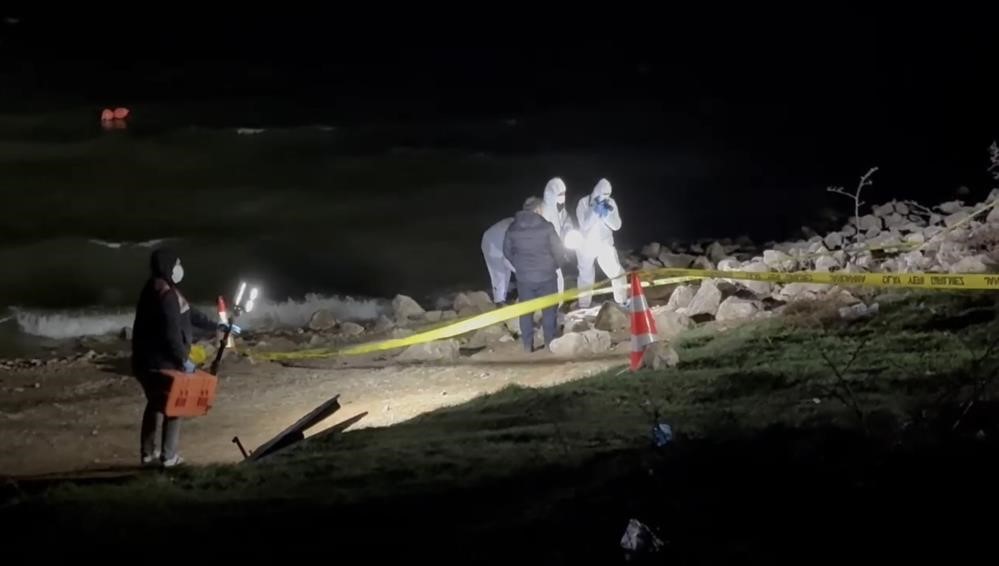 8 gün sonra gölette bulundu: Elif Kumal’ın ölüm nedeni belli oldu
8 gün sonra gölette bulundu: Elif Kumal’ın ölüm nedeni belli oldu