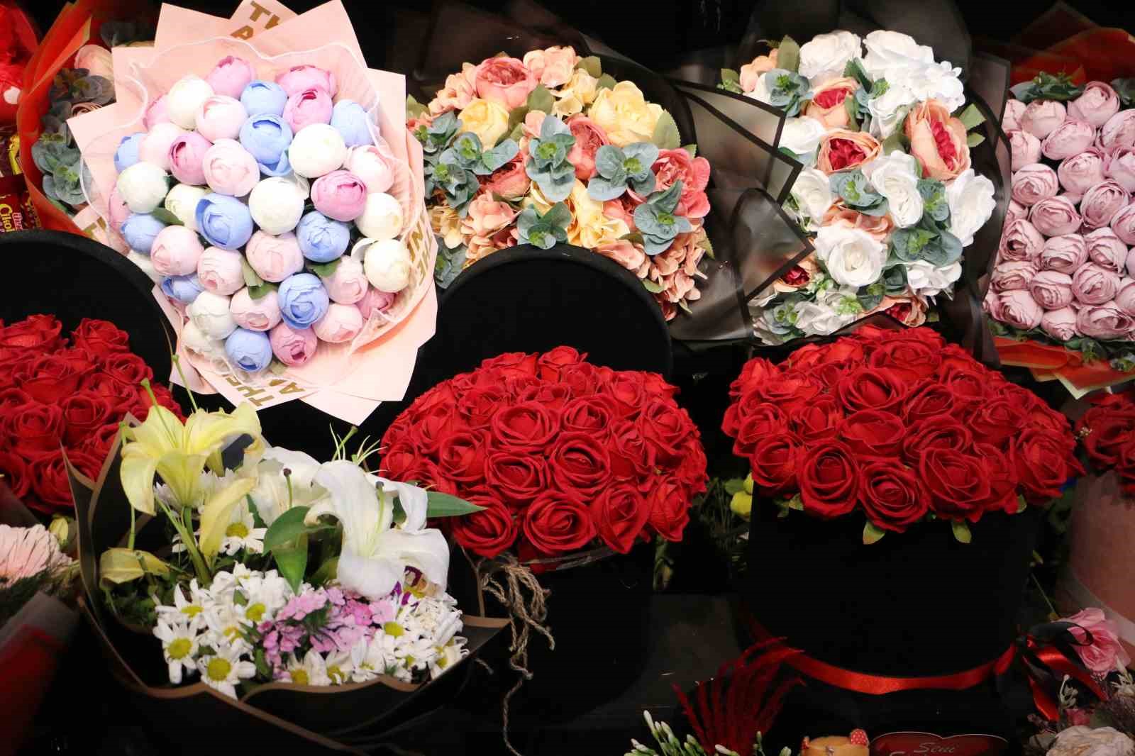 8 Mart öncesi çiçekçilerde yoğun hazırlık
