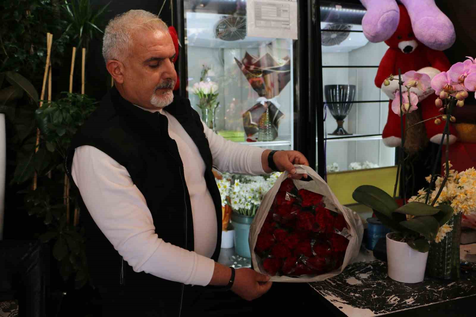 8 Mart öncesi çiçekçilerde yoğun hazırlık
