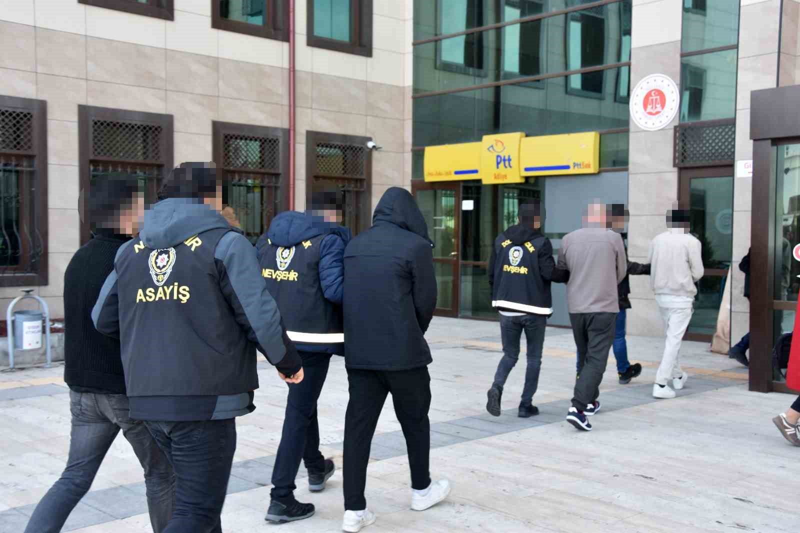 8 milyon TL’lik vurgun yapan sahte polis ve savcılar yakalandı
