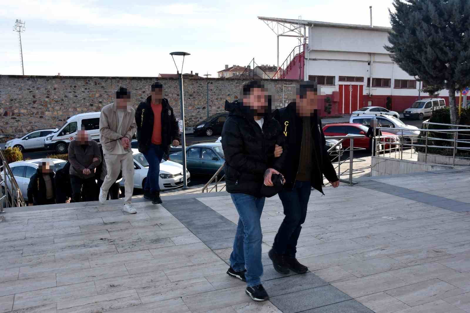 8 milyon TL’lik vurgun yapan sahte polis ve savcılar yakalandı
