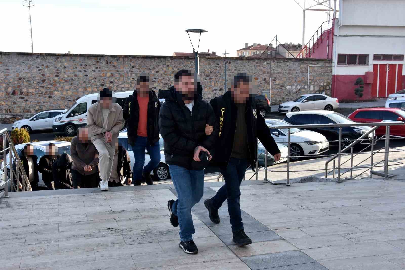 8 milyon TL’lik vurgun yapan sahte polis ve savcılar yakalandı
