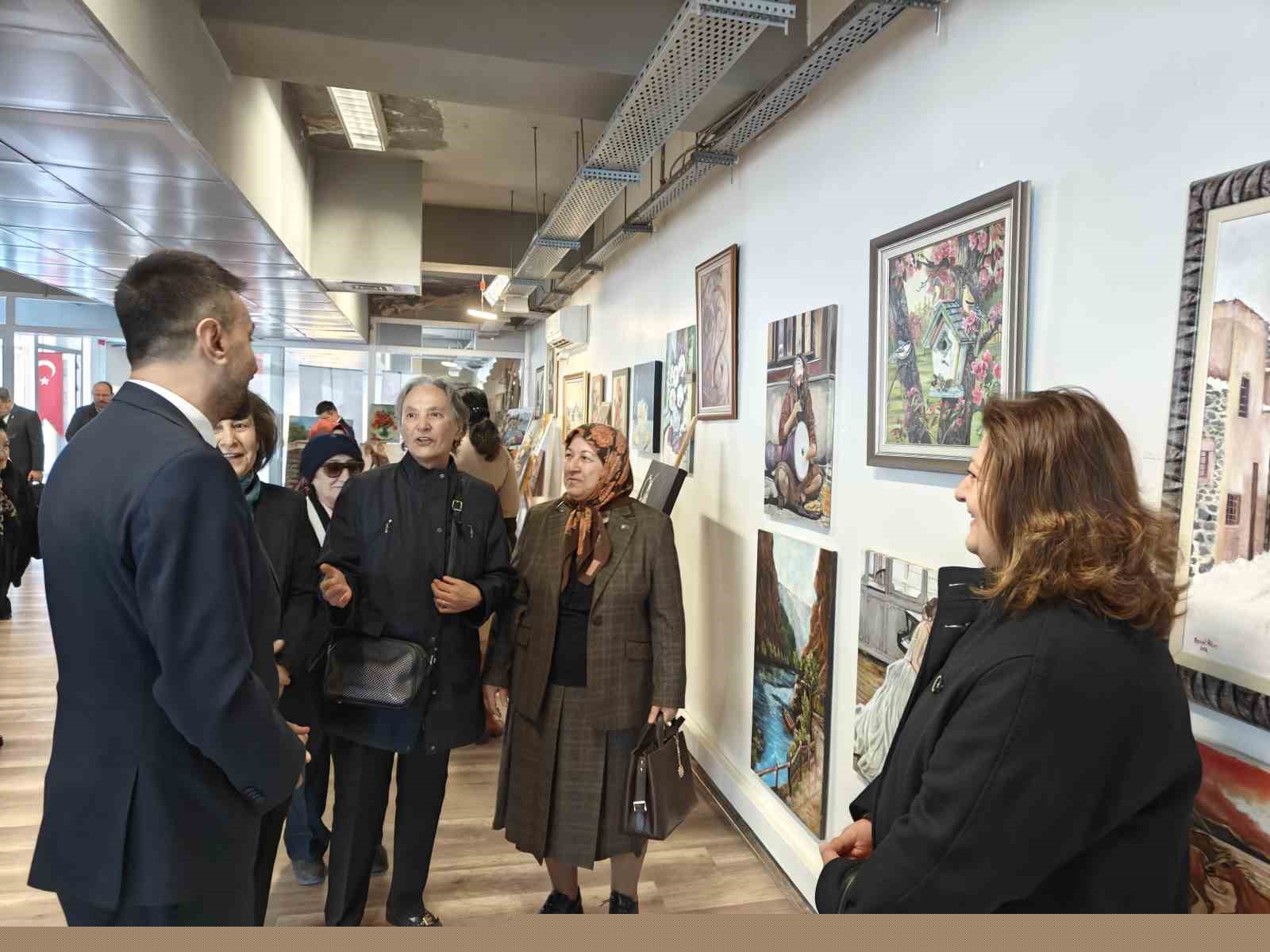 80 yaşında 25 yıllık sanat sevgisini sürdürüyor
