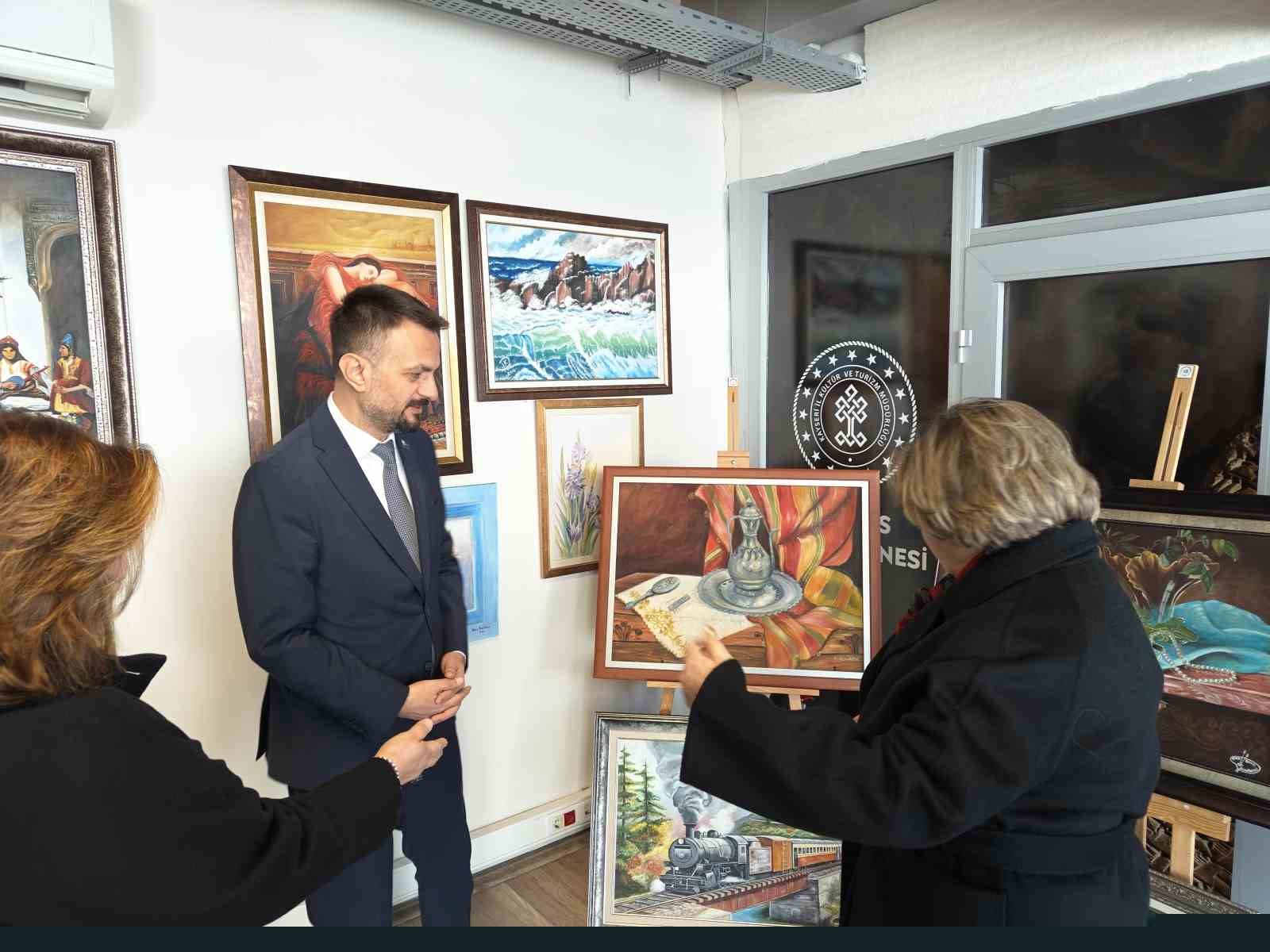 80 yaşında 25 yıllık sanat sevgisini sürdürüyor
