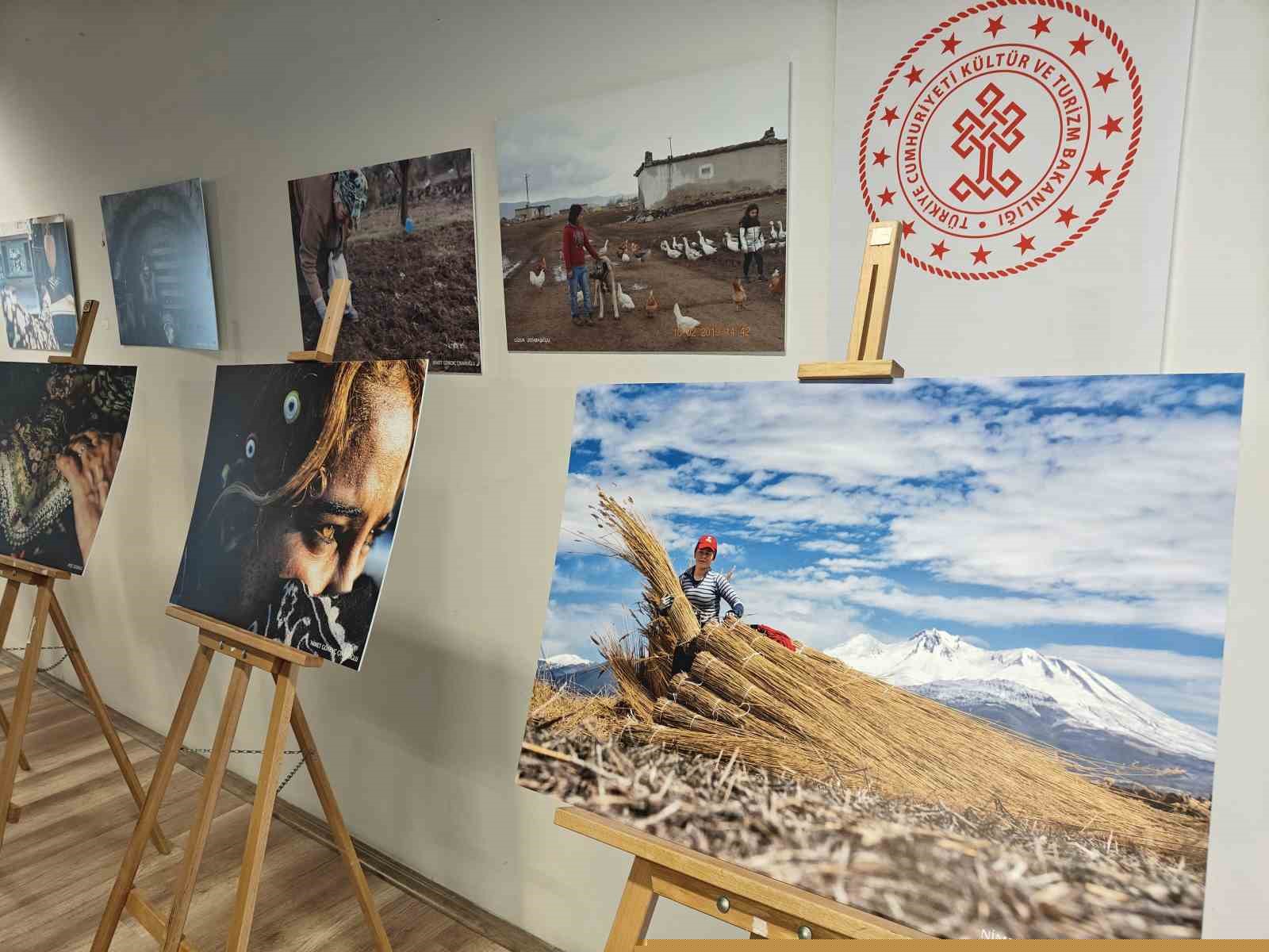 80 yaşında 25 yıllık sanat sevgisini sürdürüyor
