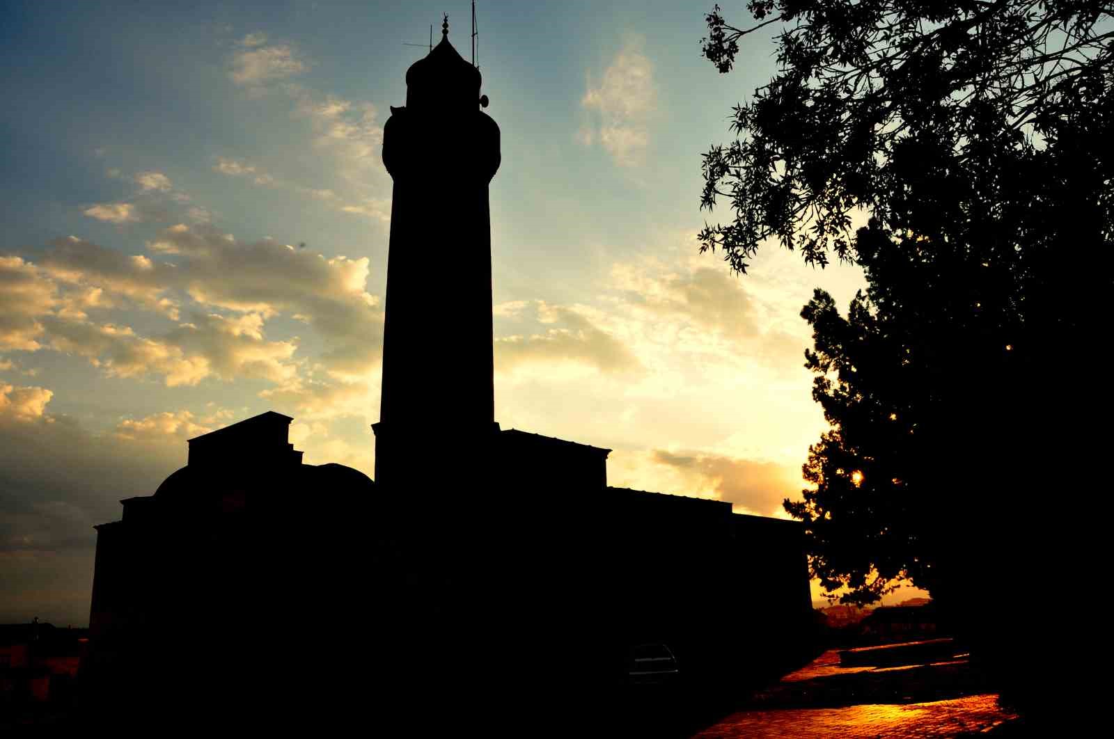 800 yıllık Selçuklu camisi meraklılarını bekliyor
