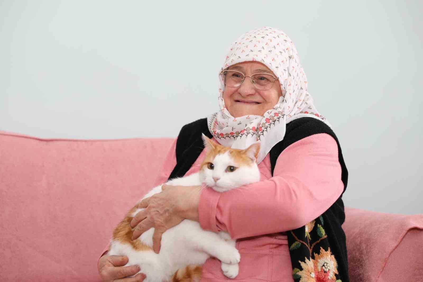 81’lik Sevim nine unutulmadı
