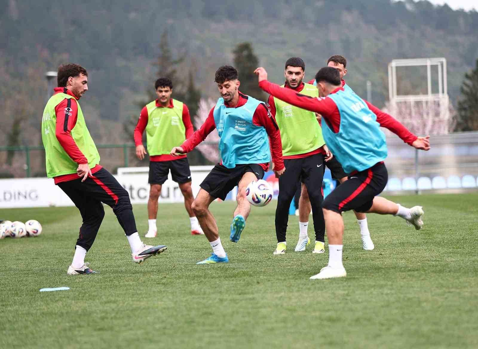 A Milli Futbol Takımı, Kosova maçı hazırlıklarına başladı
