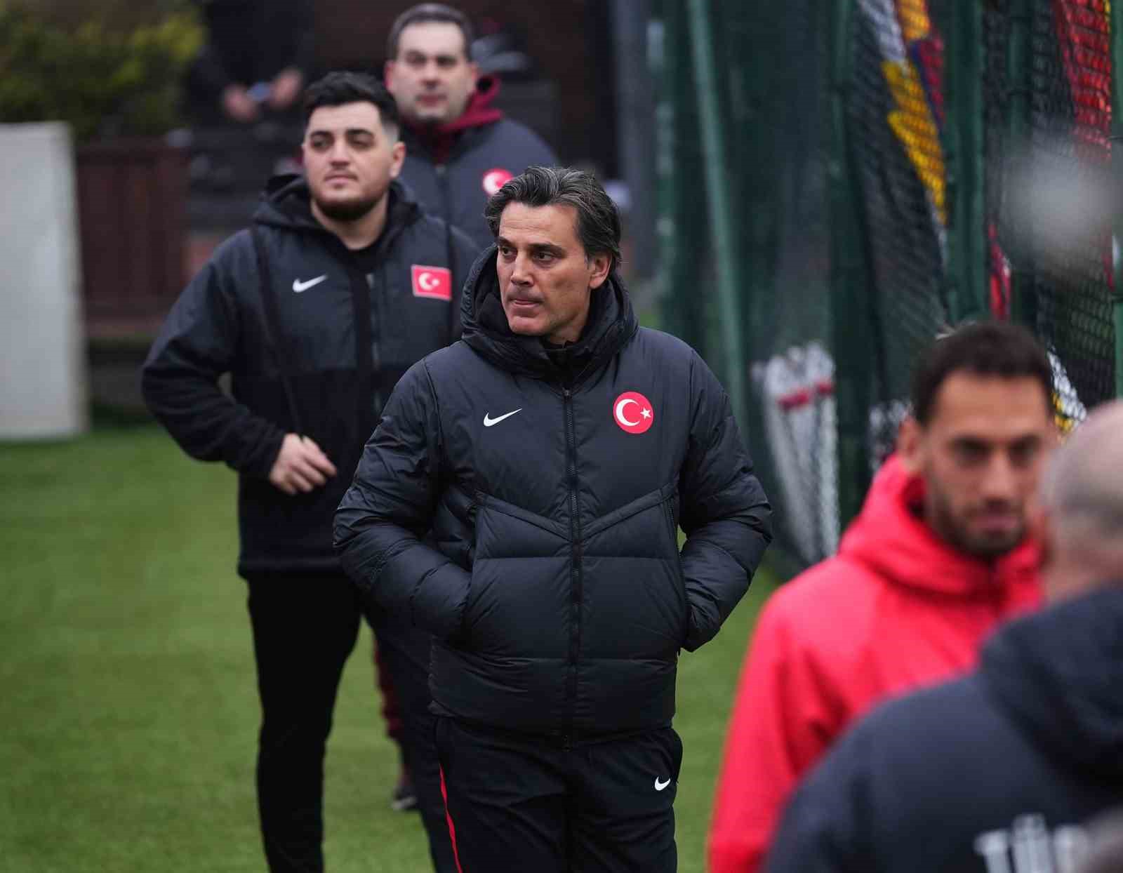 A Milli Futbol Takımı, Romanya maçının hazırlıklarını sürdürdü
