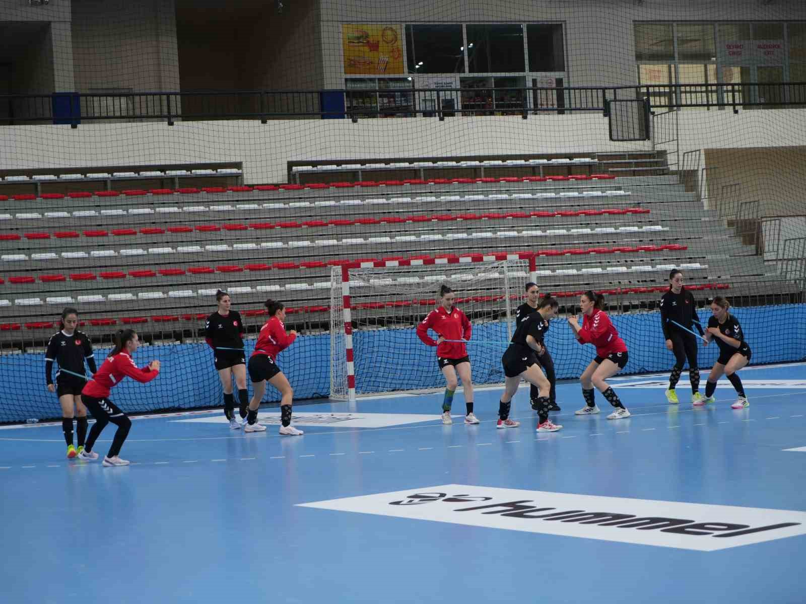 A Milli Kadın Hentbol Takımı, Çekya maçının hazırlıklarını Kastamonu’da sürdürdü
