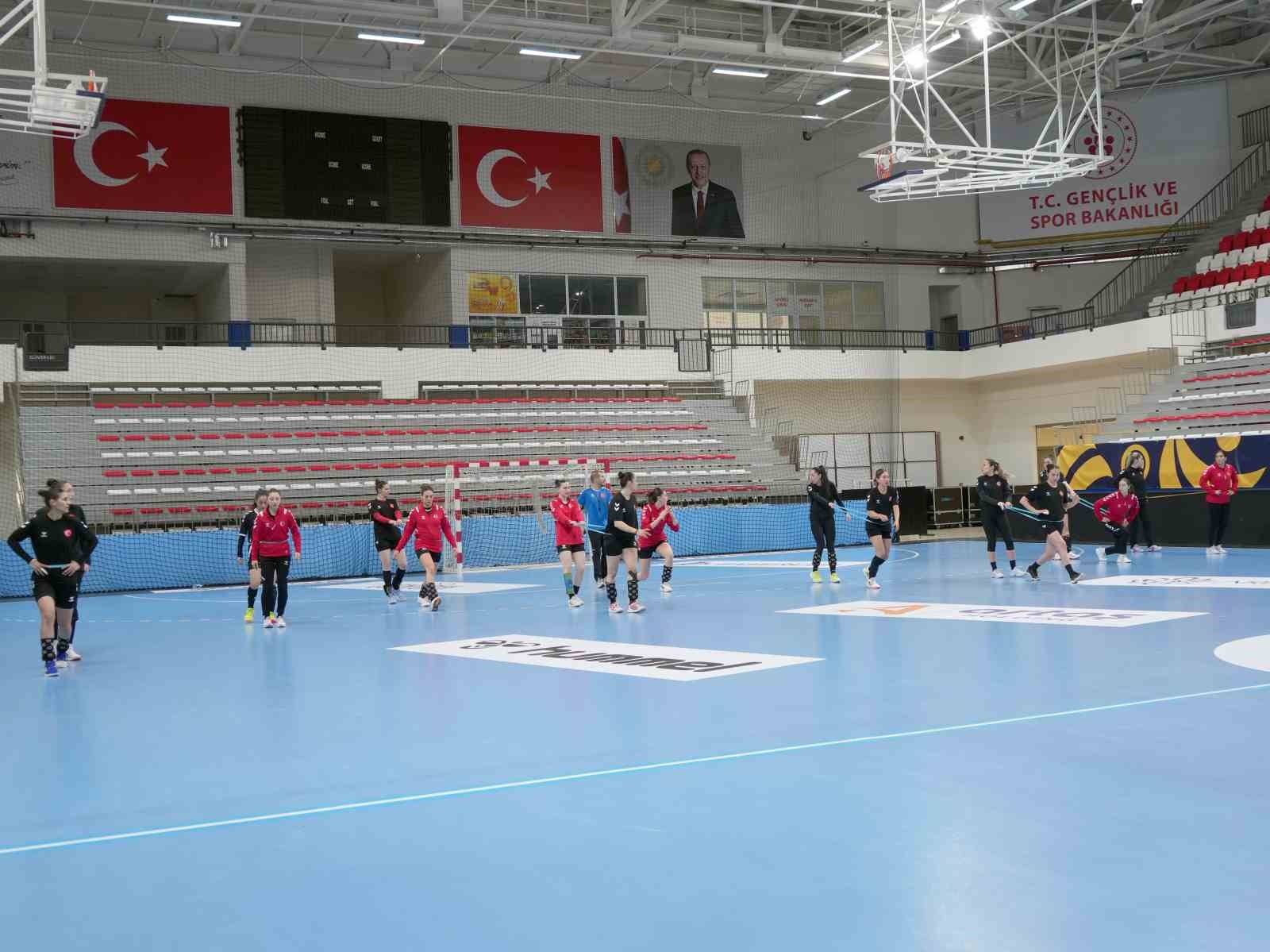 A Milli Kadın Hentbol Takımı, Kastamonu’da Çekya ile karşılaşacak
