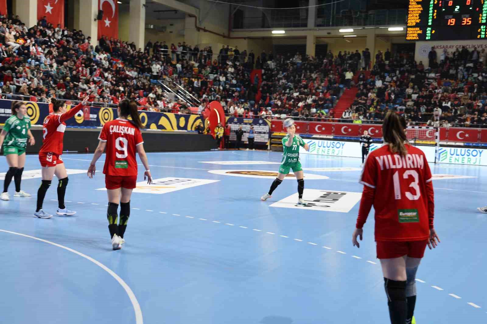 A Milli Kadın Hentbol Takımı Macaristan’a 42-23 mağlup oldu
