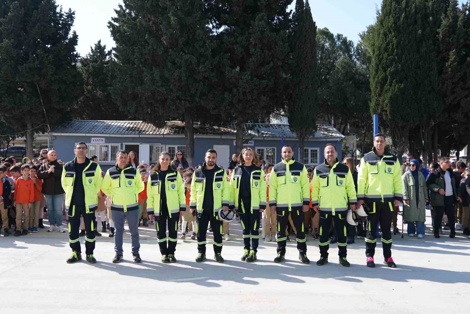 ABAK’tan Deprem Haftası’nda öğrencilere hayat kurtaran bilgilendirme
