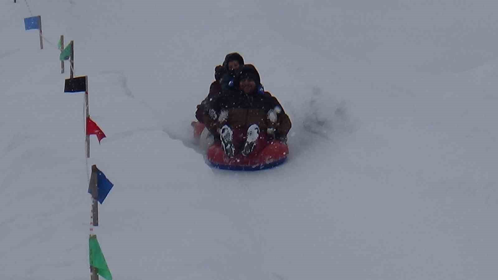 Abant Gölü Milli Parkı’nın yamaçları kayak merkezi oldu
