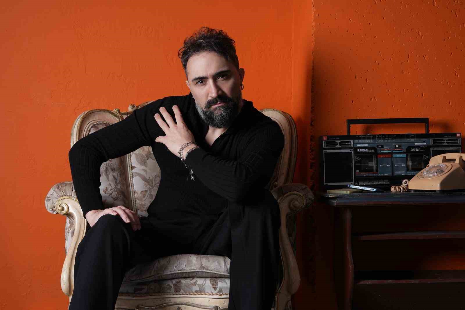 Abay’dan klasik bir esere modern dokunuş: ‘Eşkıya Dünyaya Hükümdar Olmaz’
