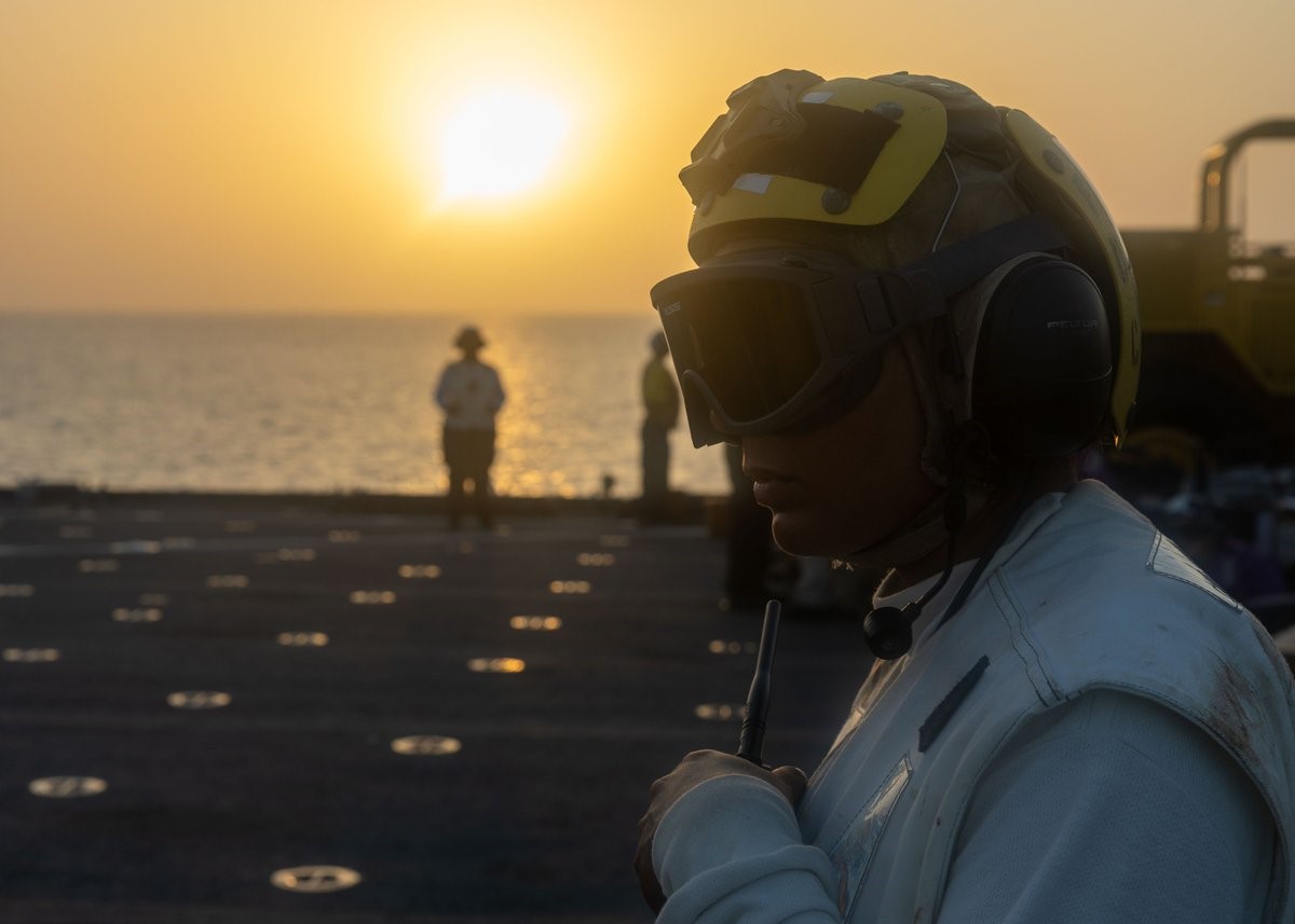 ABD: "Abluka, İran’ın deniz yoluyla gerçekleştirdiği tüm ticareti tamamen durdurmuş durumda"
